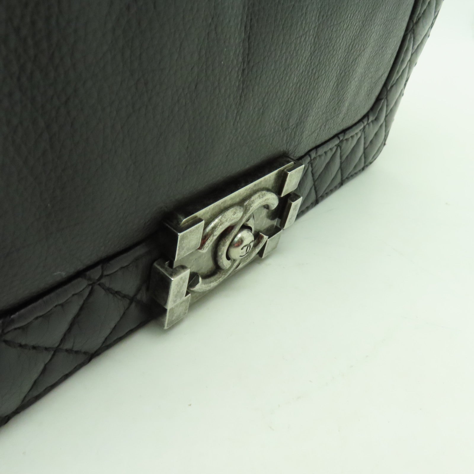 CHANEL 菱格牛皮皮革Boy Chanel 25銀扣鏈帶肩背袋黒色