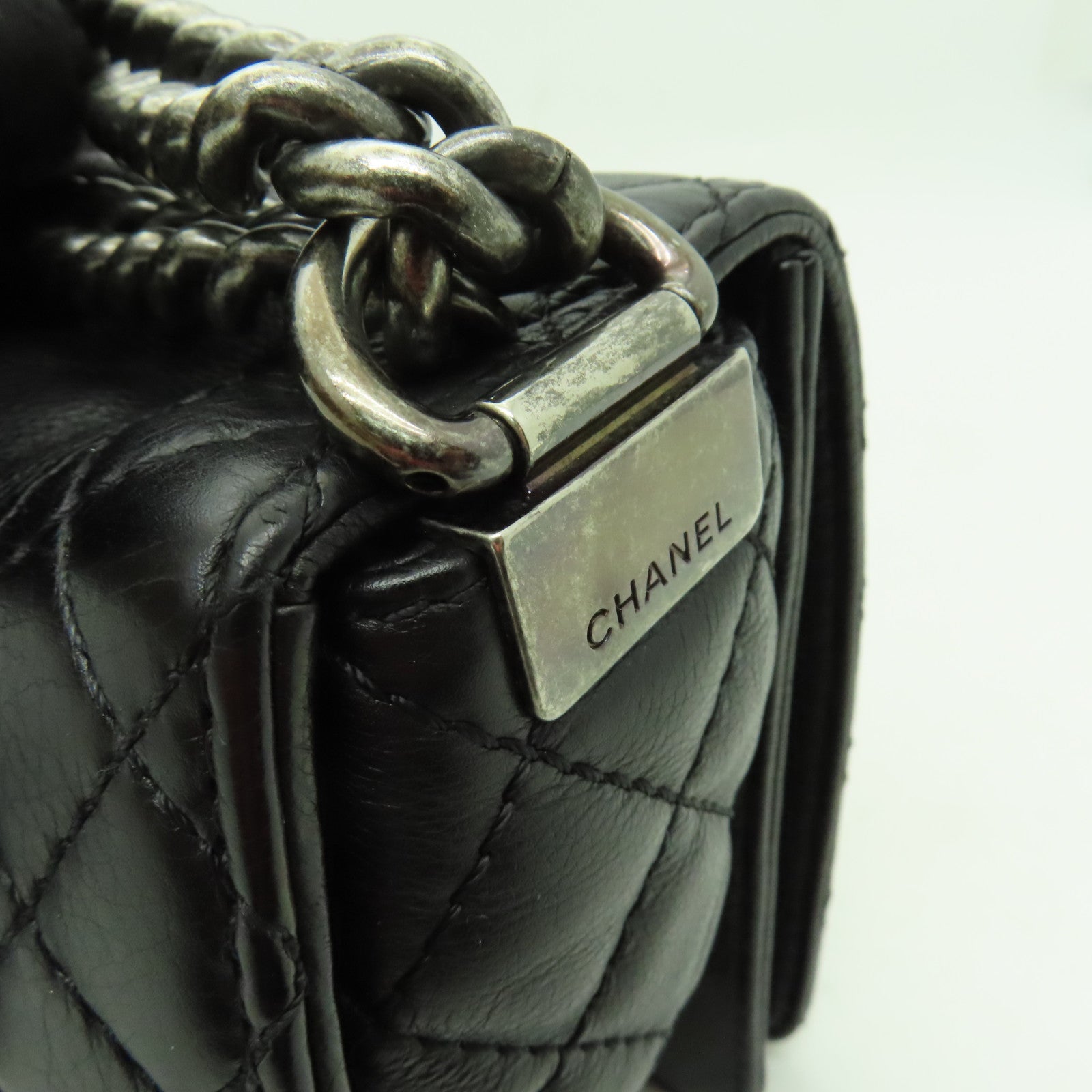 CHANEL 菱格牛皮皮革Boy Chanel 25銀扣鏈帶肩背袋黒色