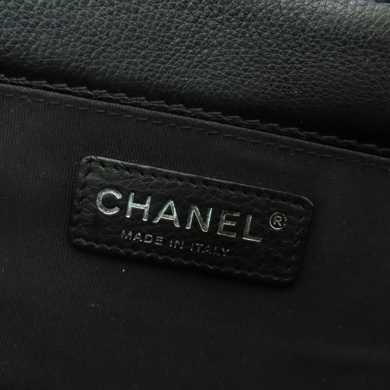 CHANEL 菱格牛皮皮革Boy Chanel 25銀扣鏈帶肩背袋黒色