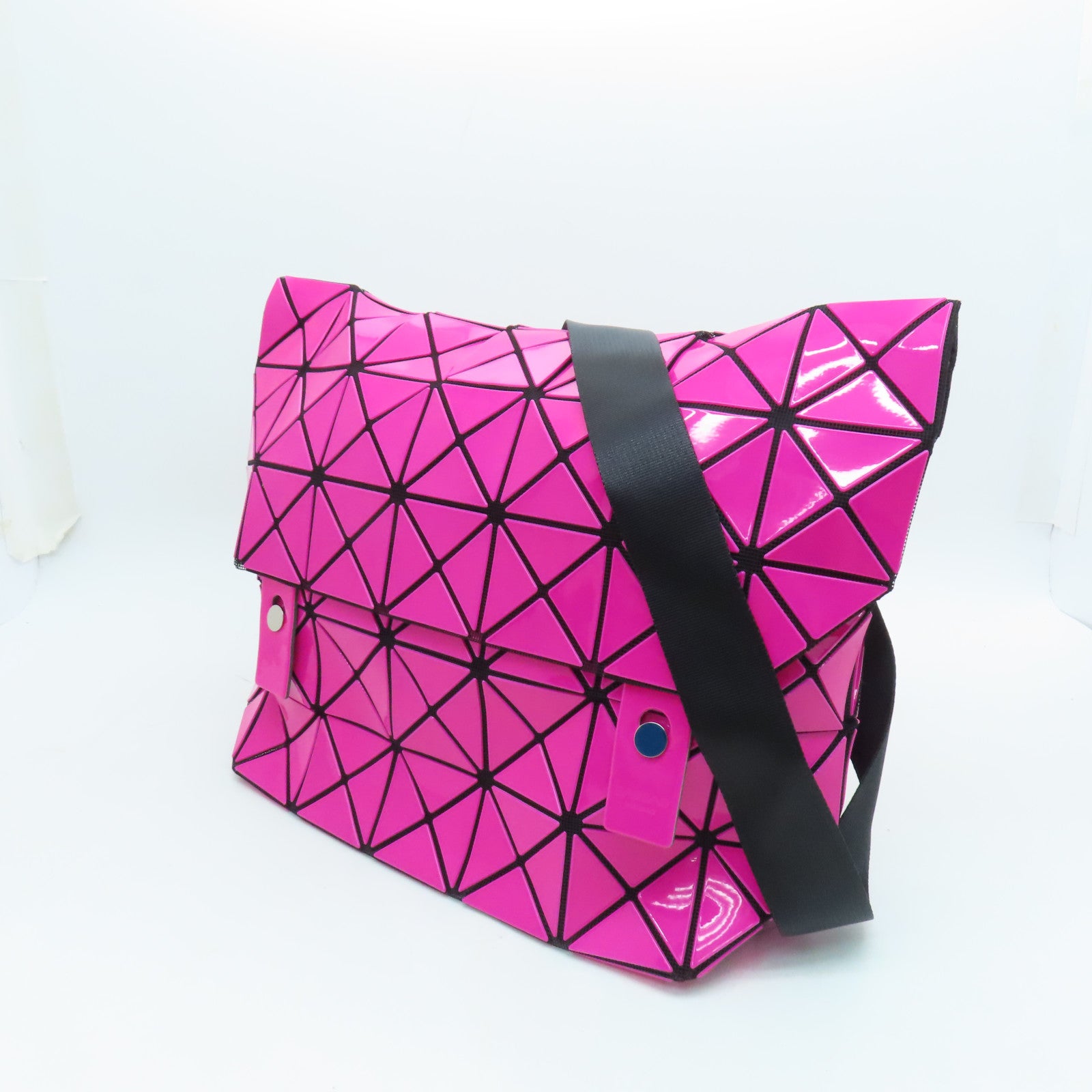 ISSEY MIYAKE PVC Shoulder Bag银扣链带肩背袋粉红色