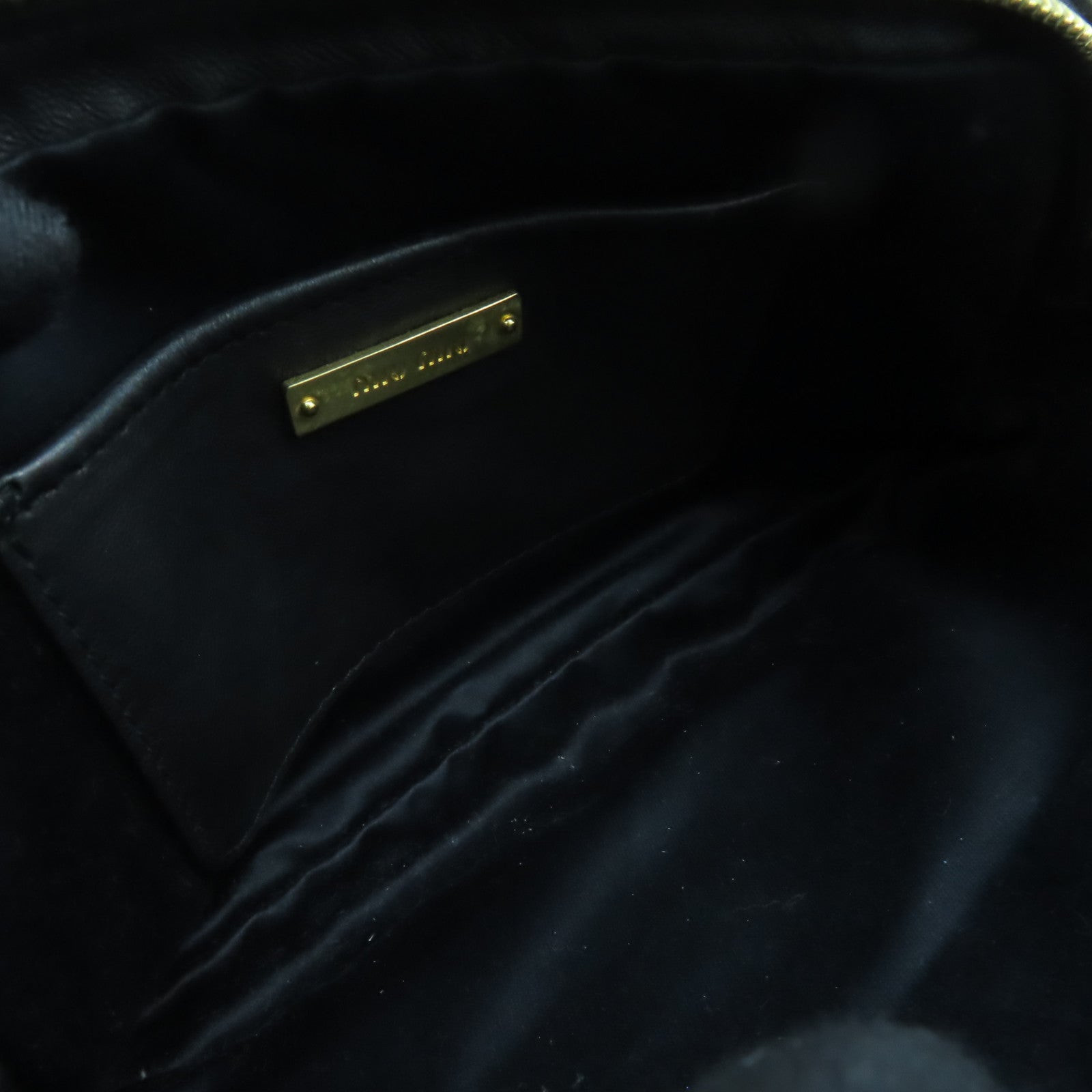 Miu Miu 牛皮皮革Shoulder Bag金扣肩背袋黑色