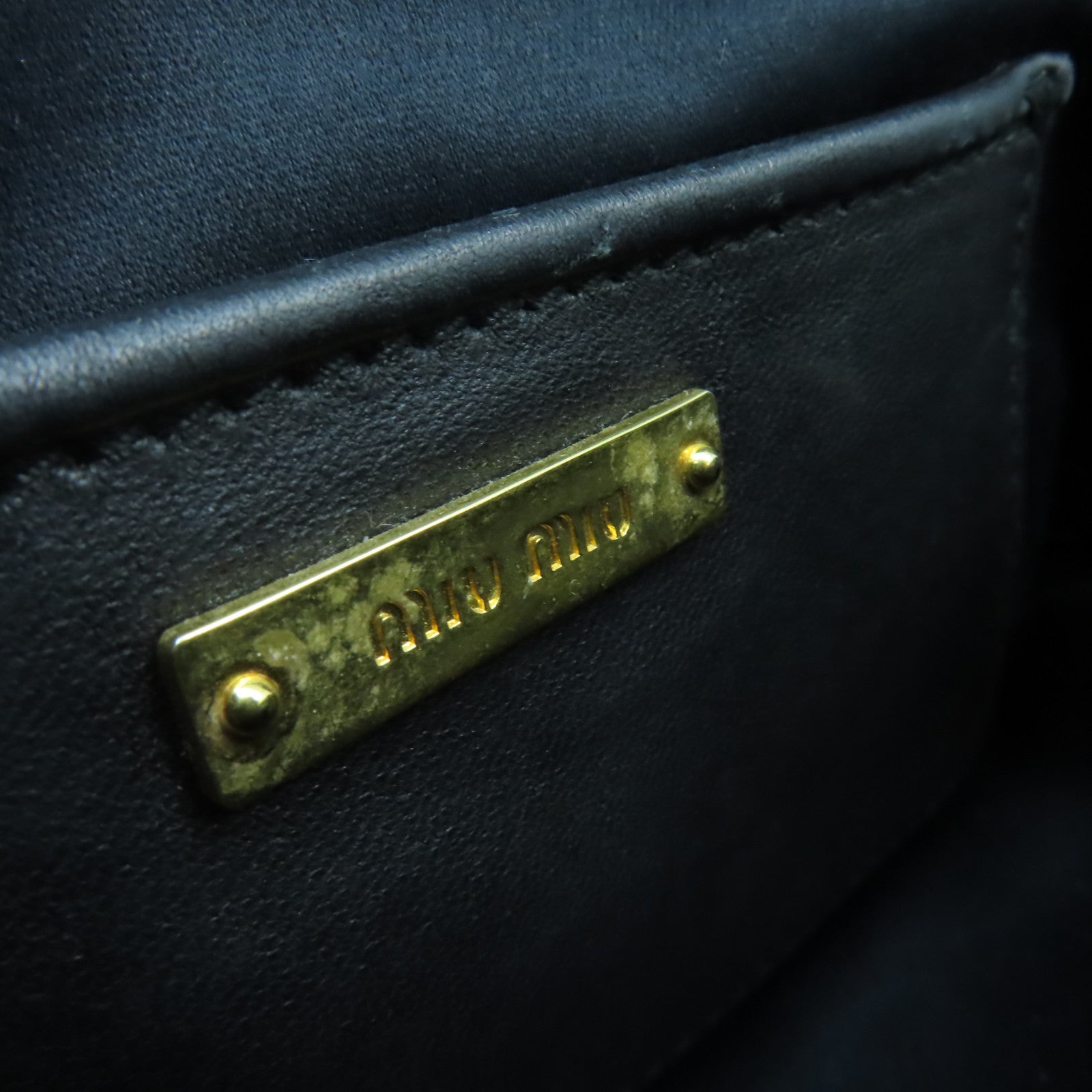 Miu Miu 牛皮皮革Shoulder Bag金扣肩背袋黑色