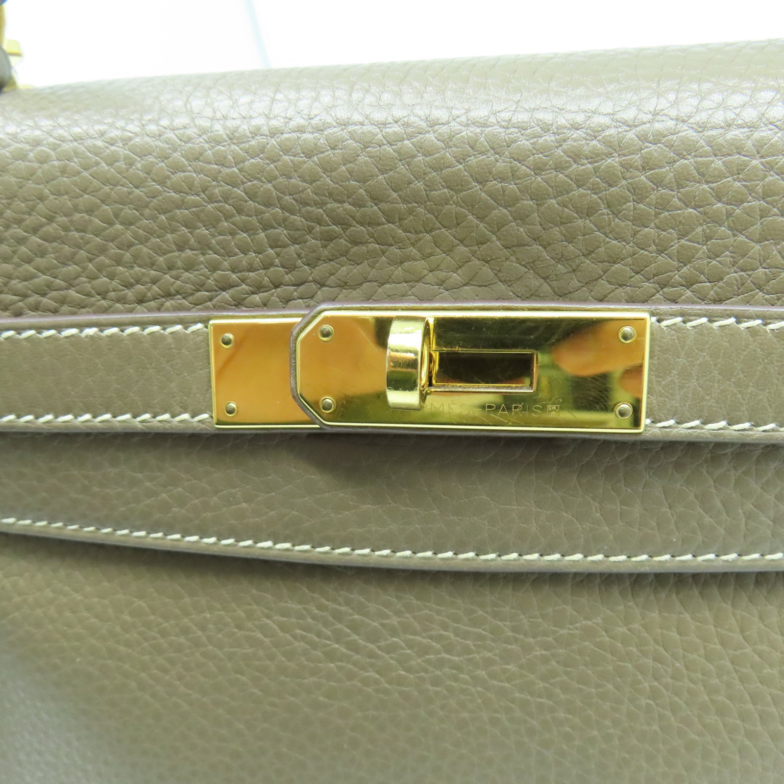 HERMES Clemence Leather Kelly 28 Gold Buckle Handle Bag Elephant Gray