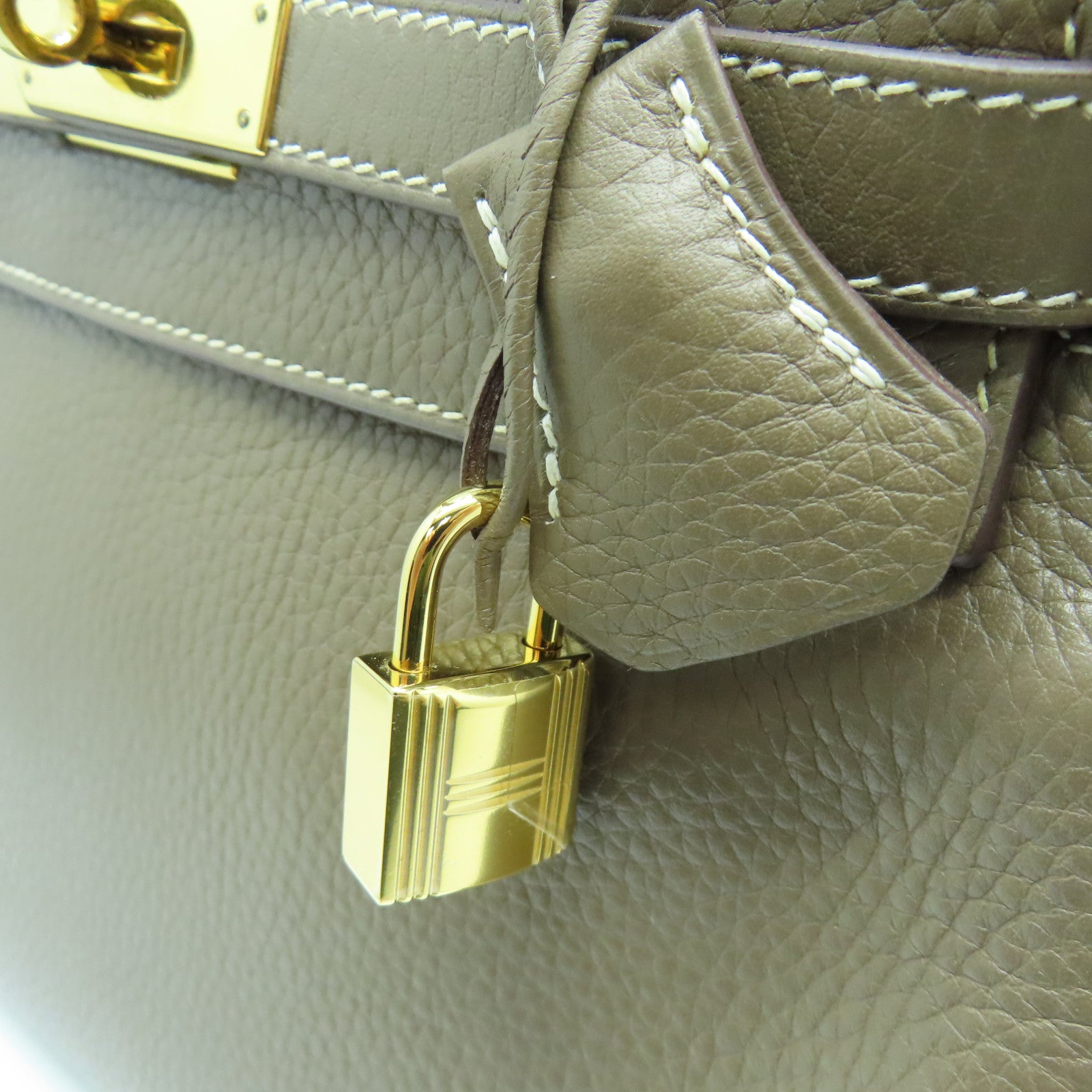 HERMES Clemence Leather Kelly 28 Gold Buckle Handle Bag Elephant Gray