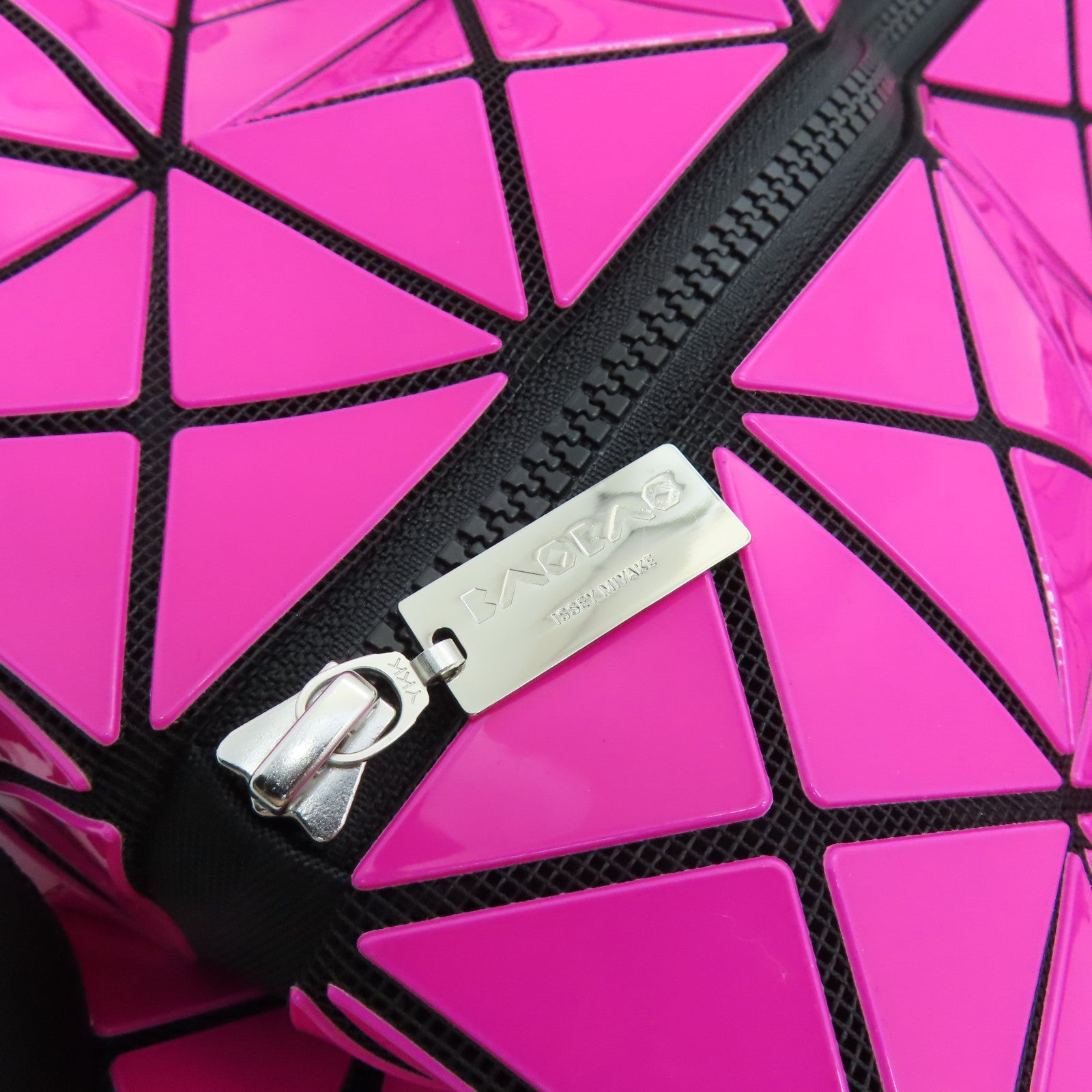 ISSEY MIYAKE PVC Shoulder Bag银扣链带肩背袋粉红色