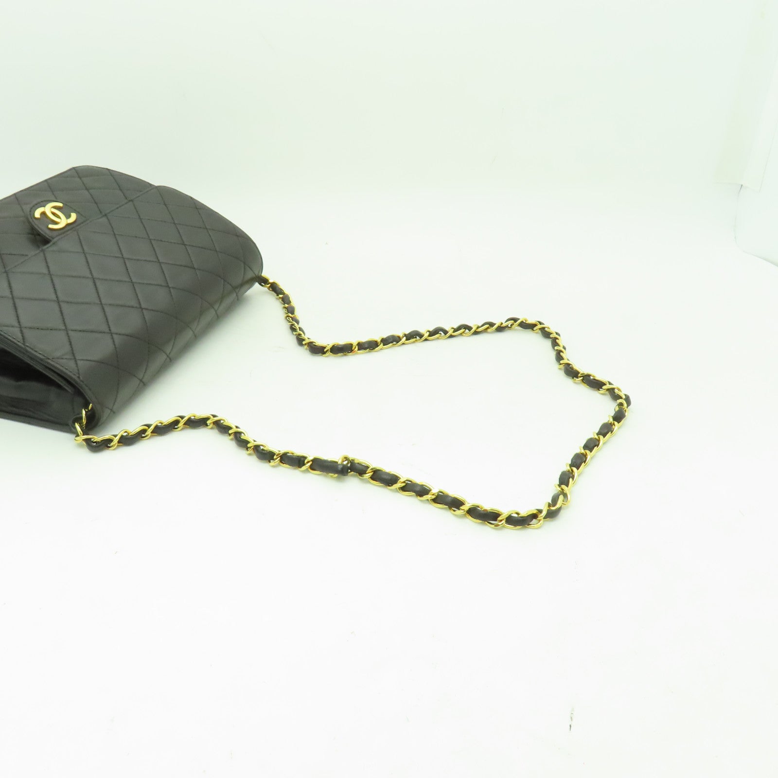 CHANEL 菱格羊皮皮革Pushlock Matelasse金扣鏈帶肩背袋黒色