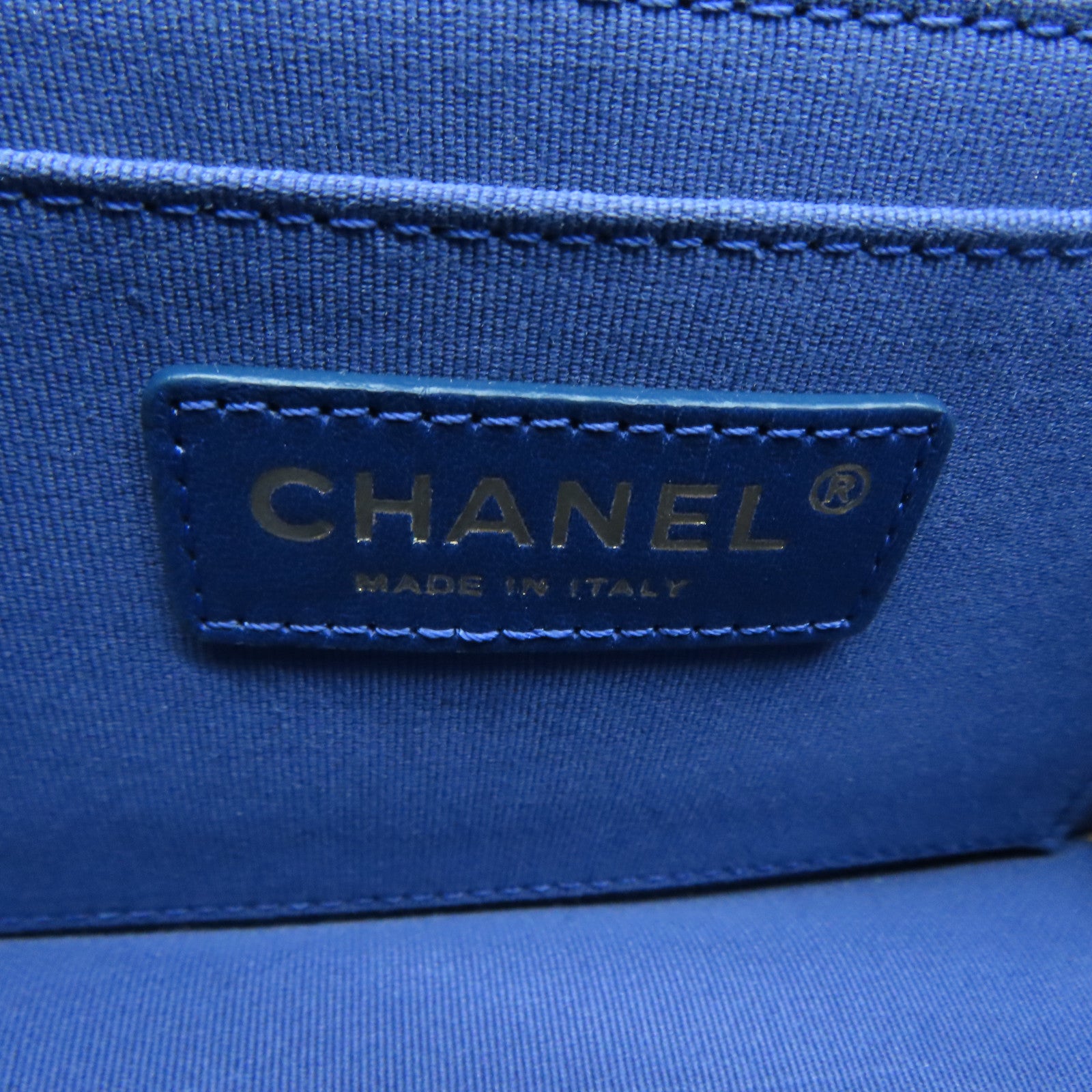 CHANEL 菱格牛仔布Chain Shoulder金扣鏈帶肩背袋藍色