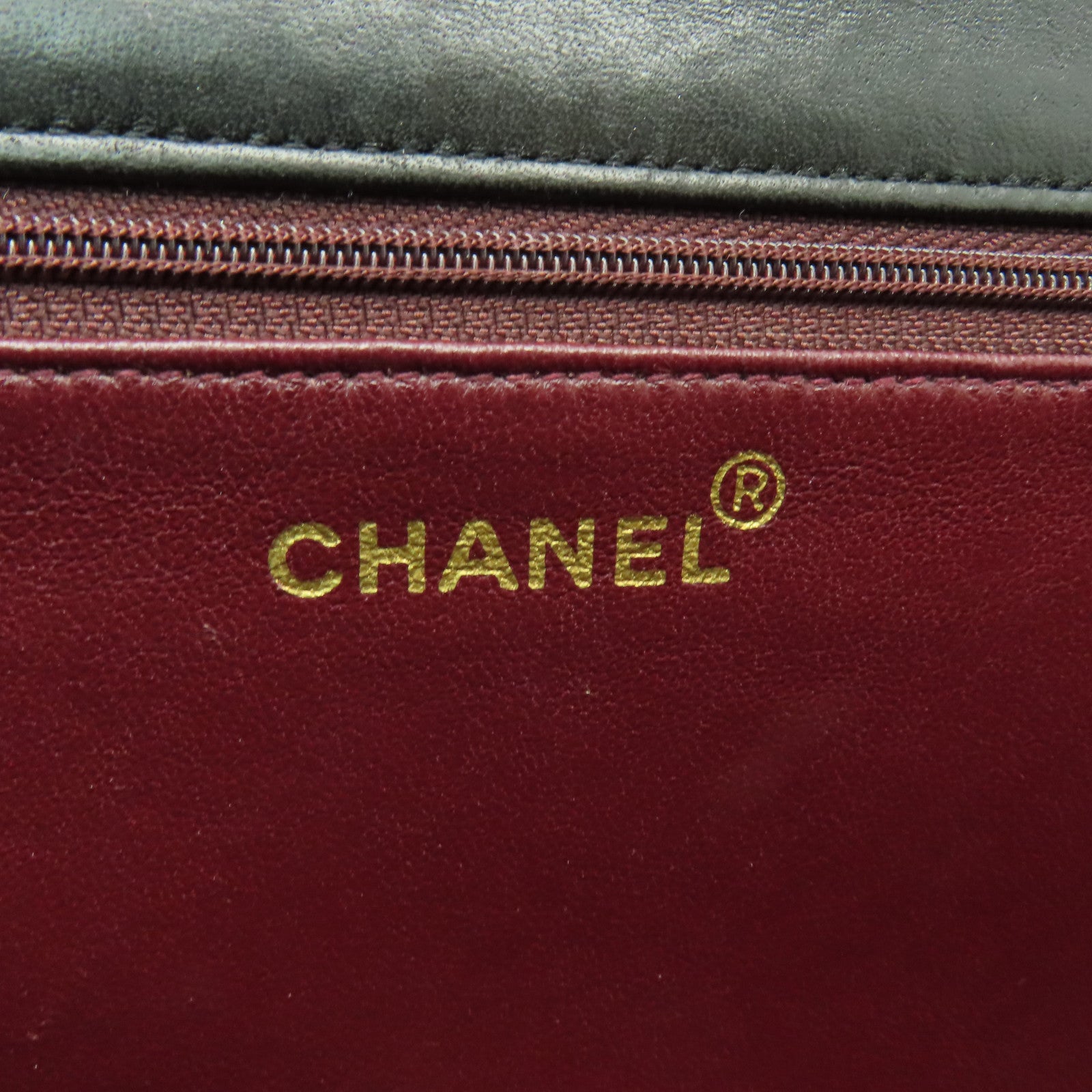 CHANEL 菱格羊皮皮革Pushlock Matelasse金扣鏈帶肩背袋黒色