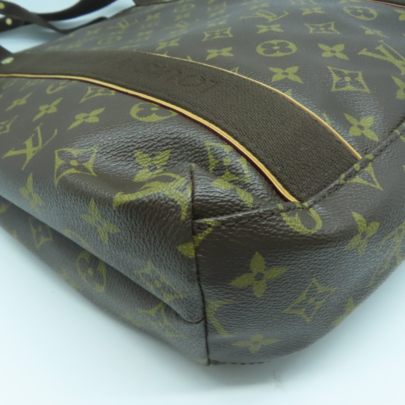 LOUIS VUITTON Monogram Beaubourg金扣手挽袋啡色