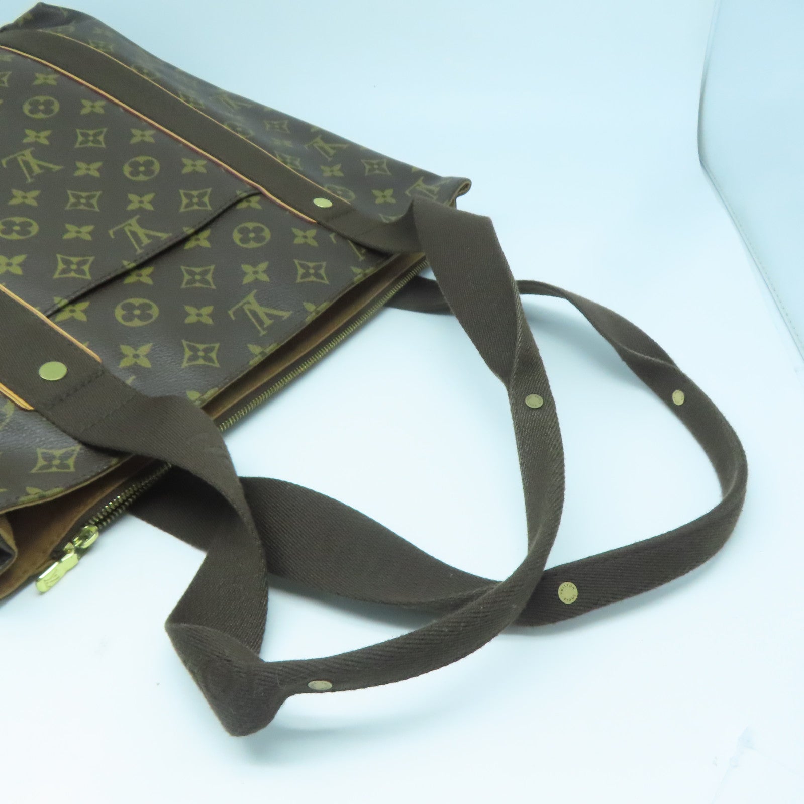 LOUIS VUITTON Monogram Beaubourg金扣手挽袋啡色