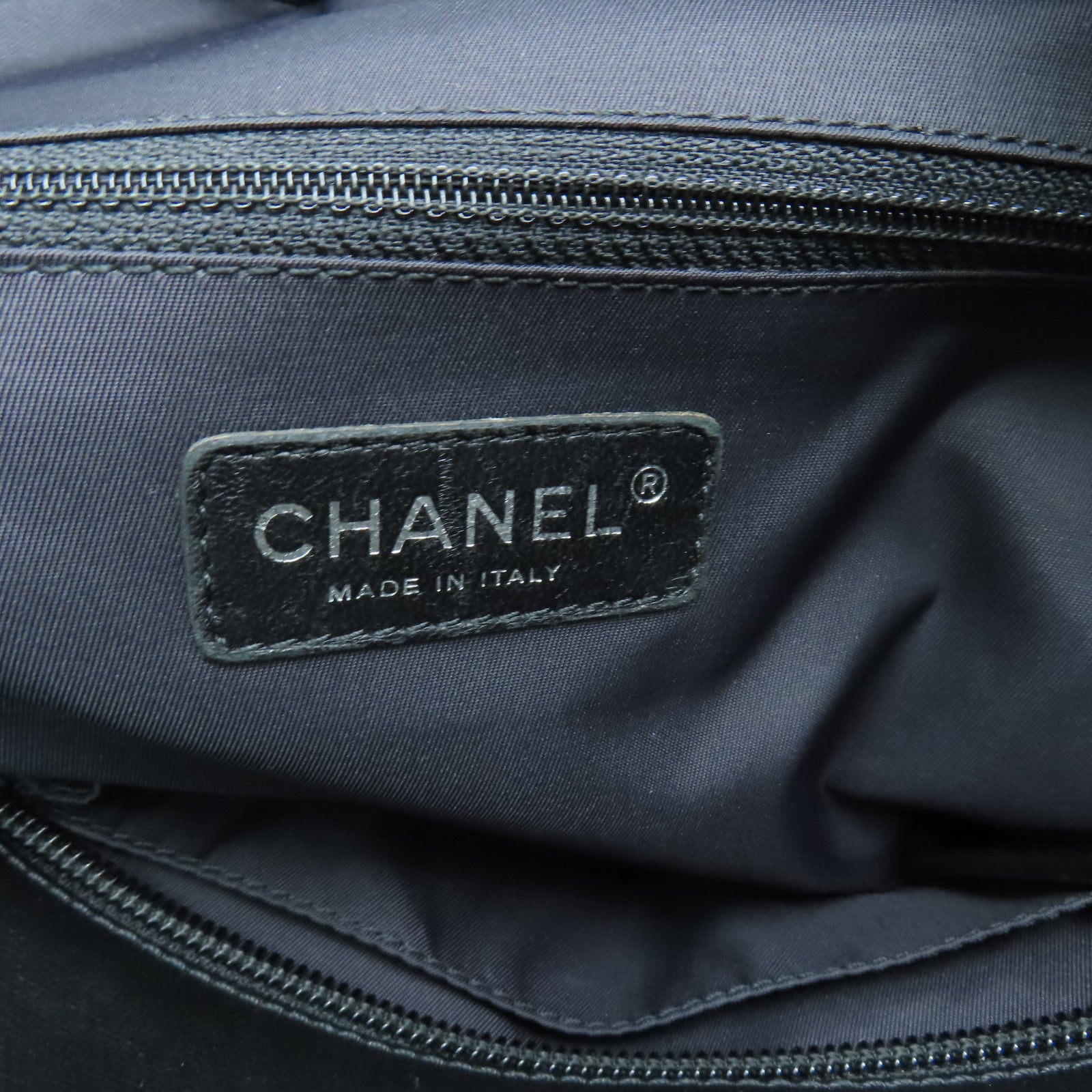 CHANEL 菱格涂层帆布Tote Bag银扣手挽袋黑色