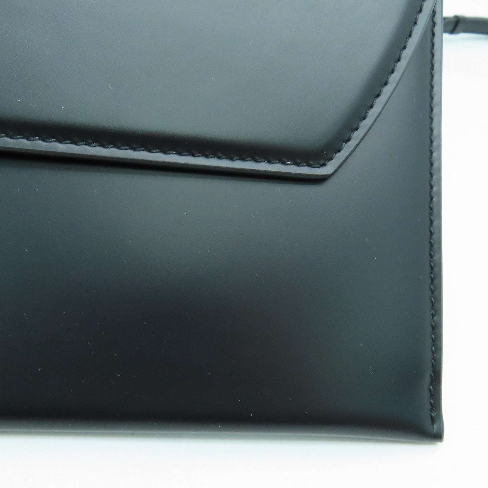 Salvatore Ferragamo 牛皮皮革Shoulder Pouch银色手拿包/肩背袋黑色