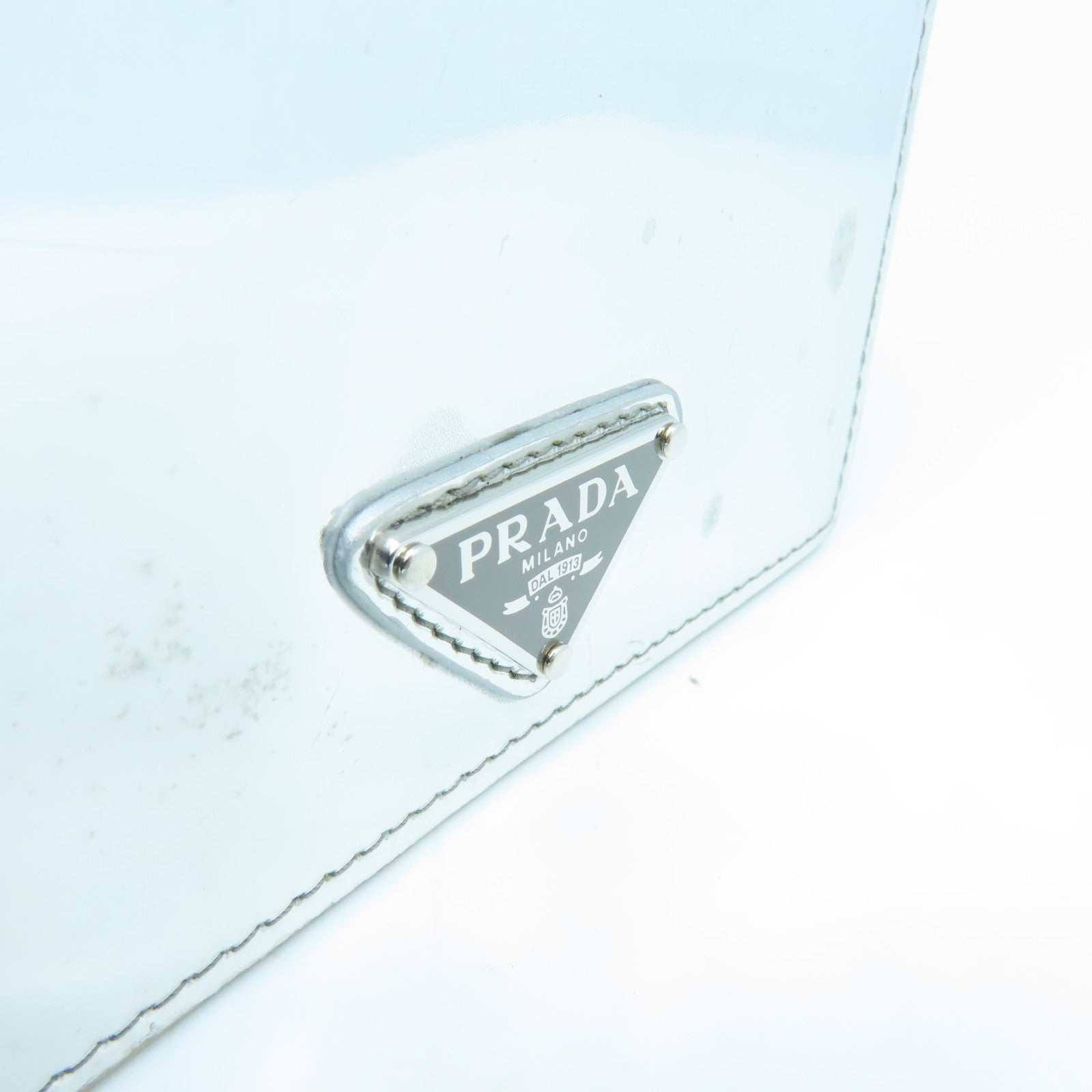 PRADA 漆皮皮革Chain Pouch銀扣鏈帶手提包銀色