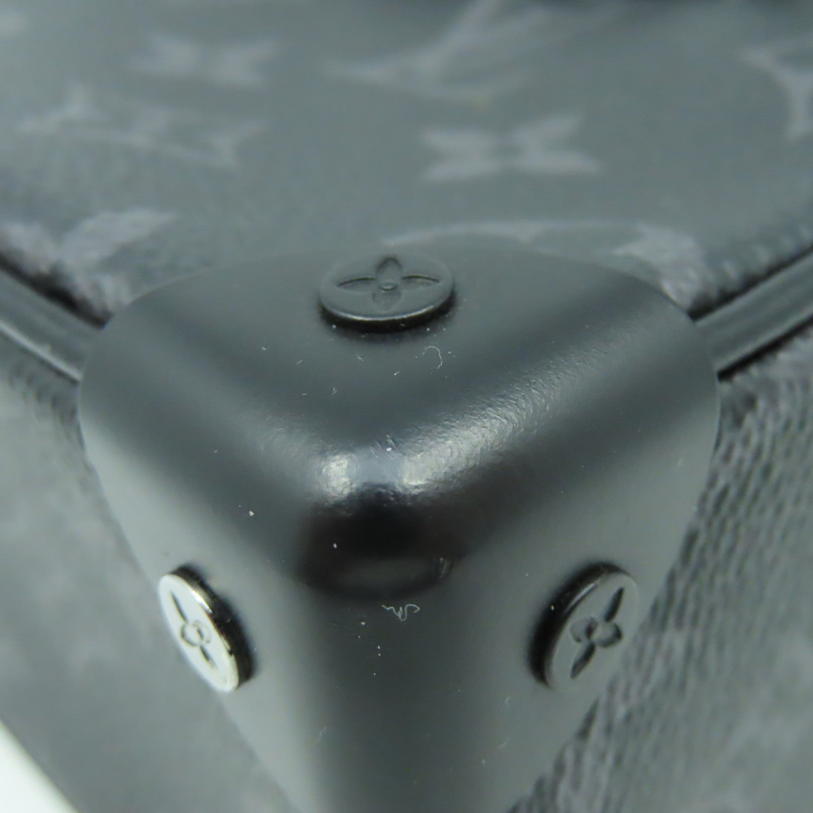 LOUIS VUITTON 【激減優惠】Monogram Eclipse Mini Soft Trunk肩背袋黑色