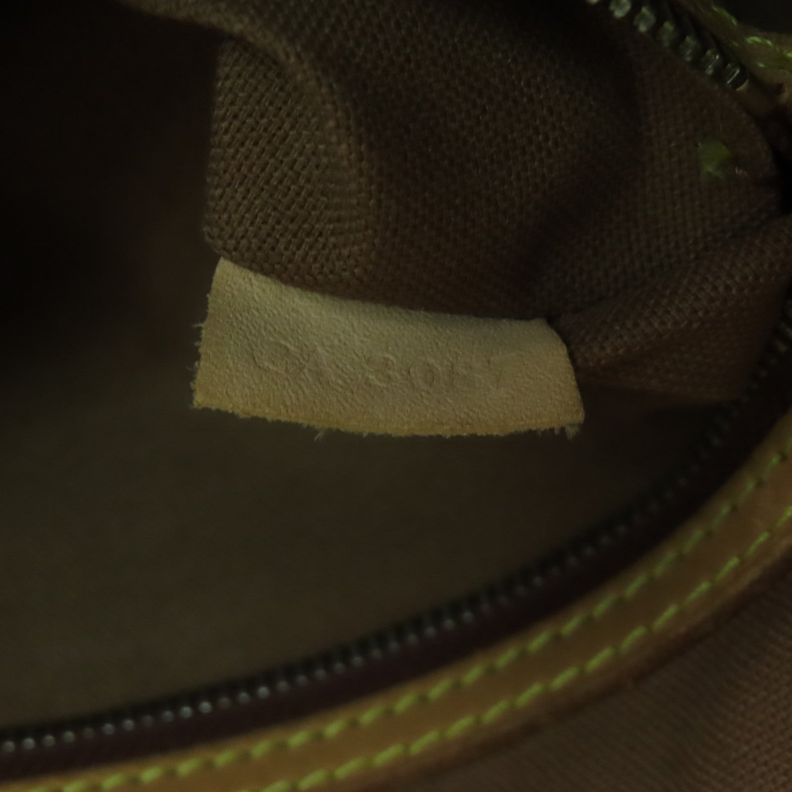 LOUIS VUITTON Monogram Batignolles Horizontal金扣肩背袋啡色