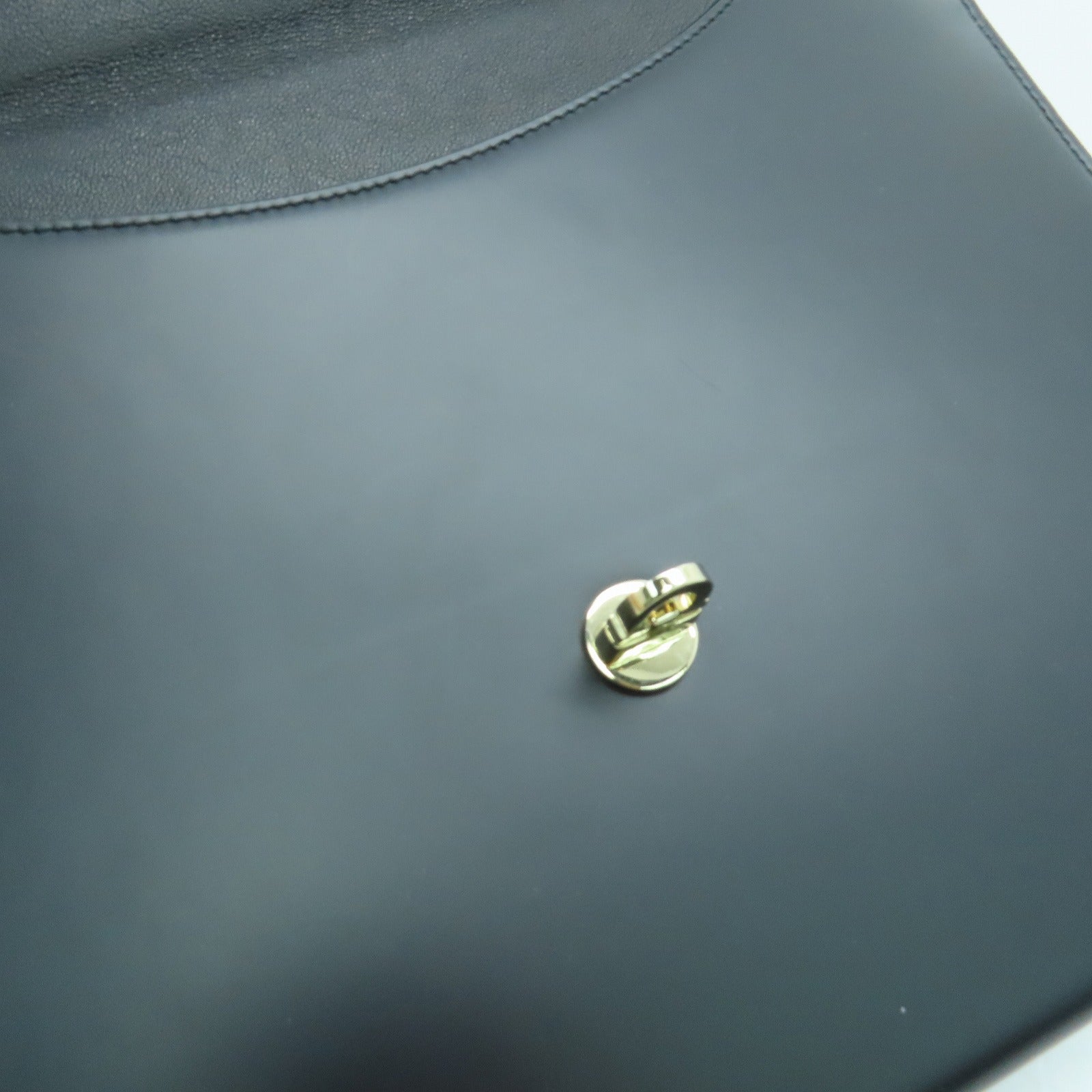 Salvatore Ferragamo 牛皮皮革Shoulder Pouch银色手拿包/肩背袋黑色