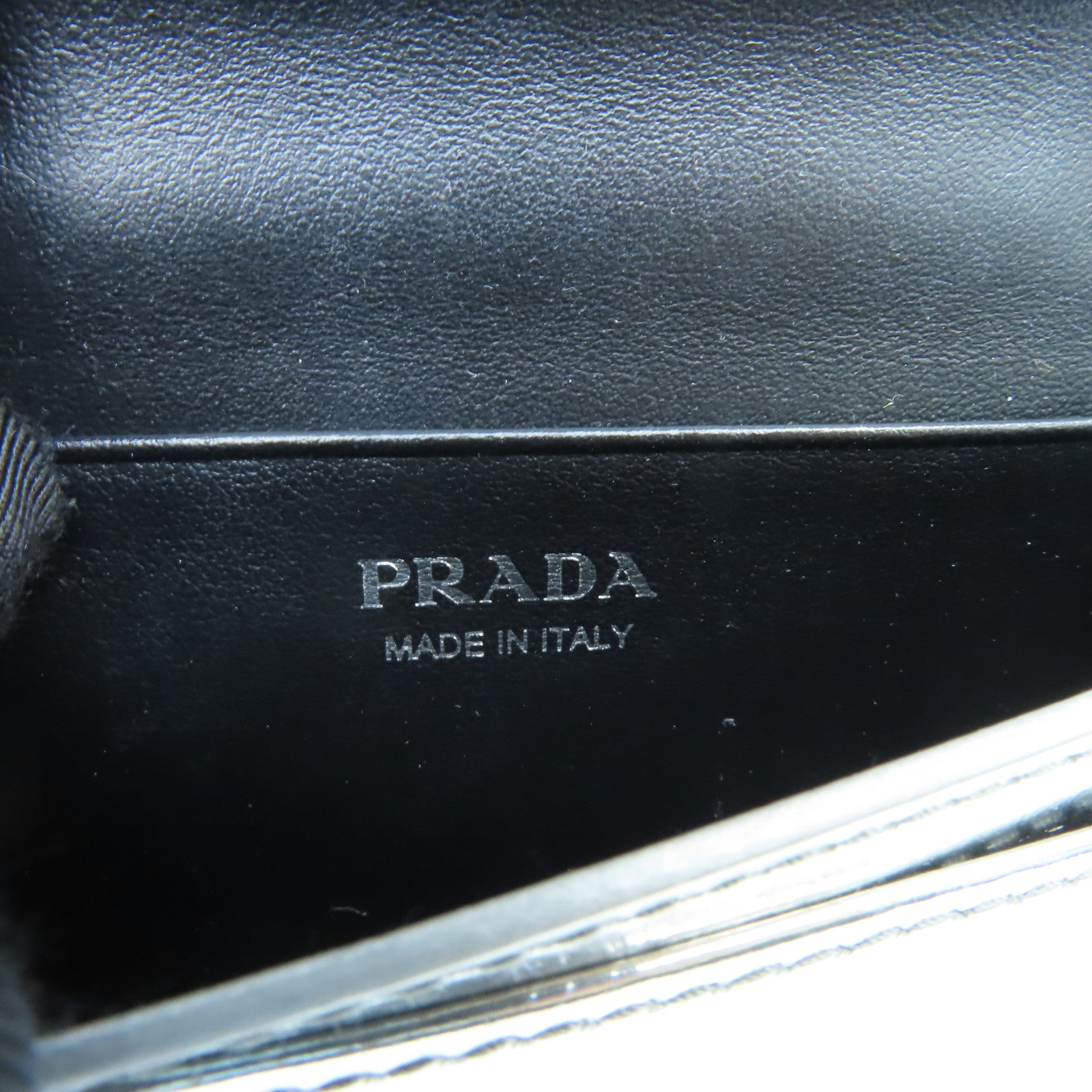 PRADA 漆皮皮革Chain Pouch銀扣鏈帶手提包銀色
