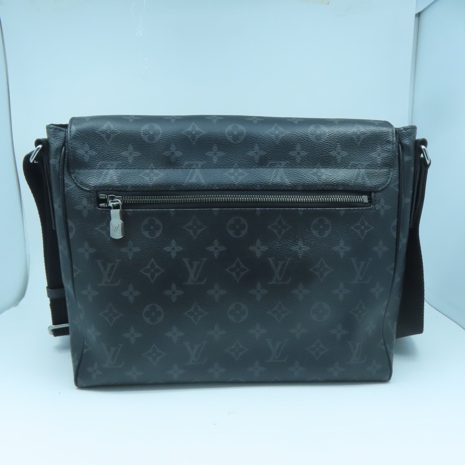 LOUIS VUITTON Monogram District MM銀扣肩背袋黑色