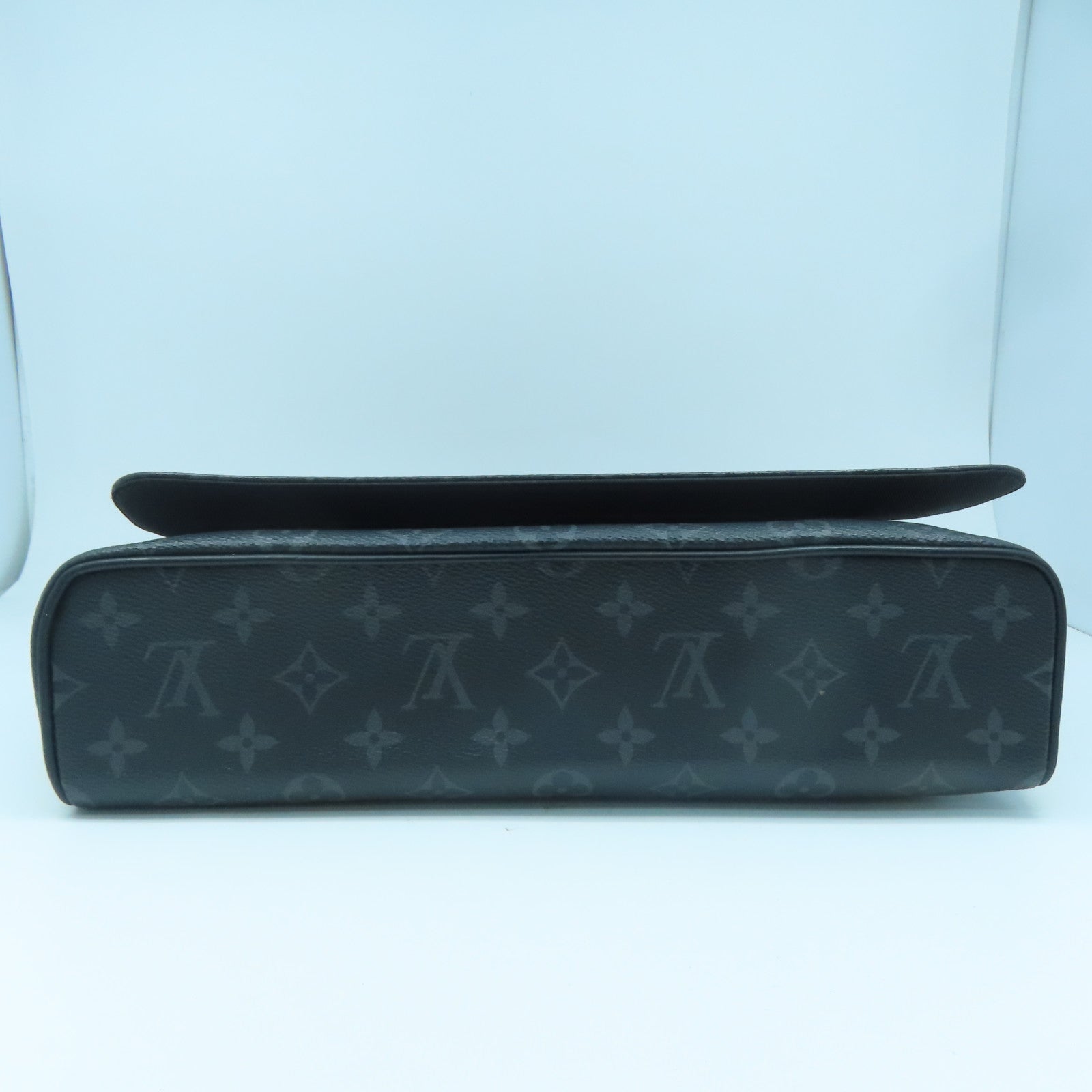 LOUIS VUITTON Monogram District MM銀扣肩背袋黑色