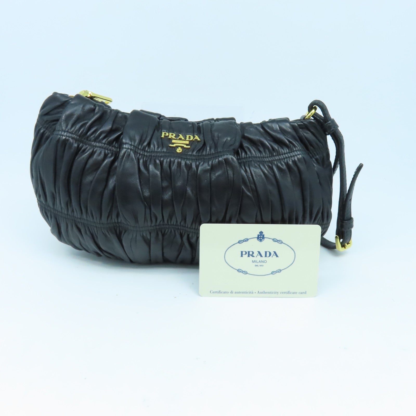 PRADA 牛皮皮革Nappa Gaufre Wristlet金扣手拿包黑色