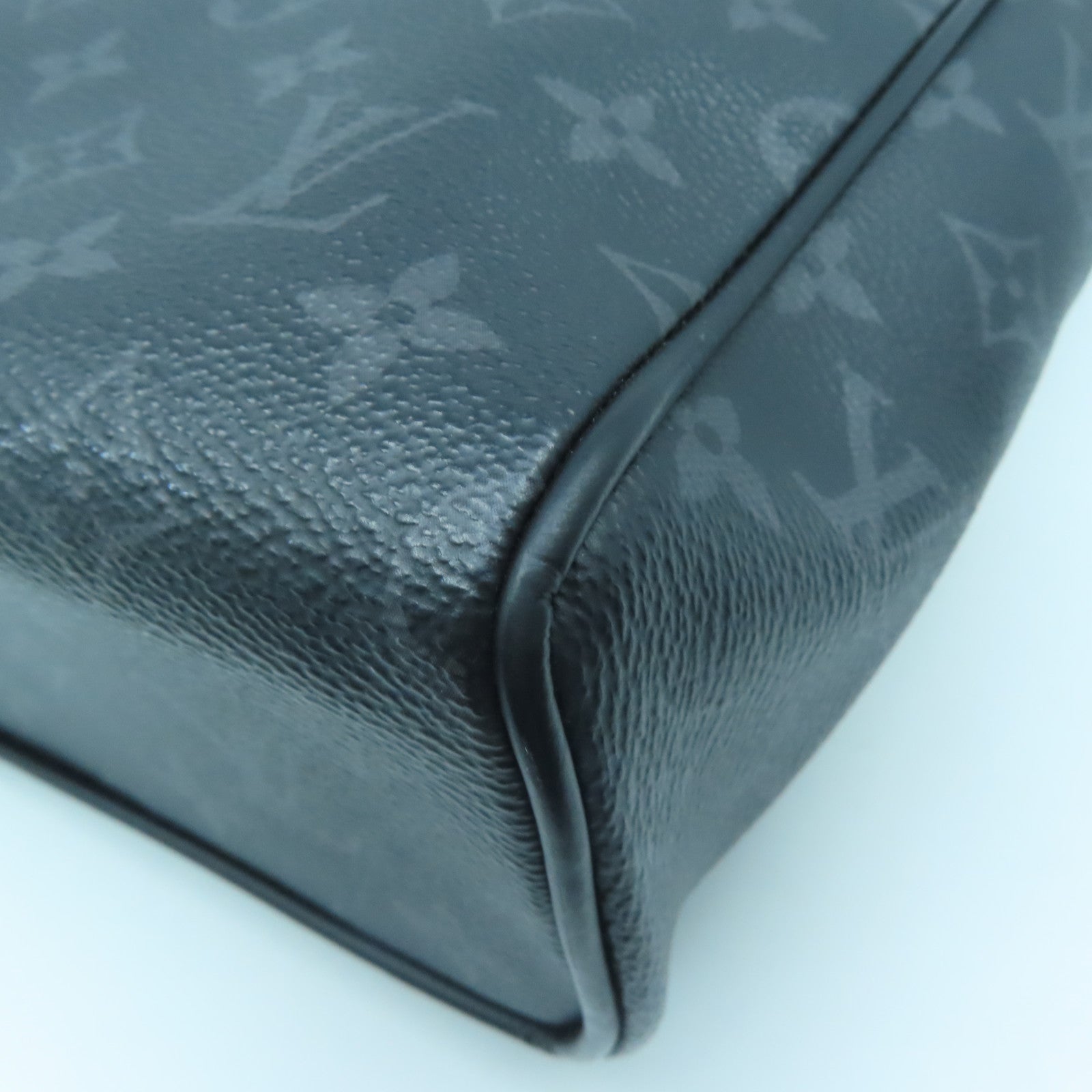 LOUIS VUITTON Monogram District MM銀扣肩背袋黑色