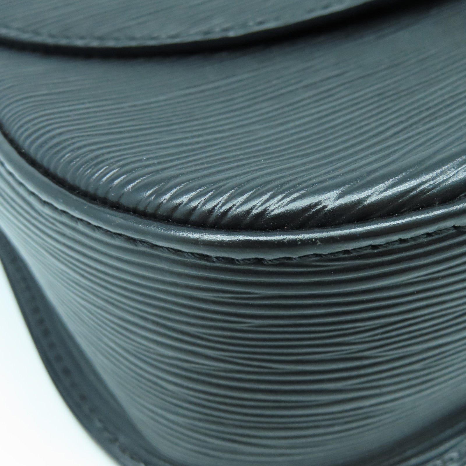 LOUIS VUITTON Epi Saint Cloud Gold Buckle Shoulder Bag Black