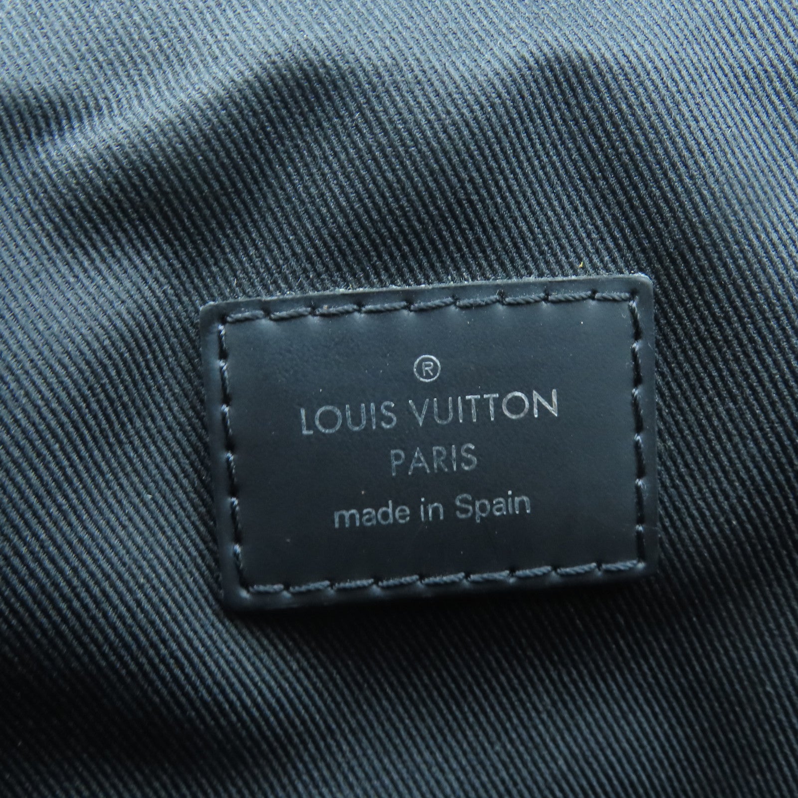 LOUIS VUITTON Monogram District MM銀扣肩背袋黑色