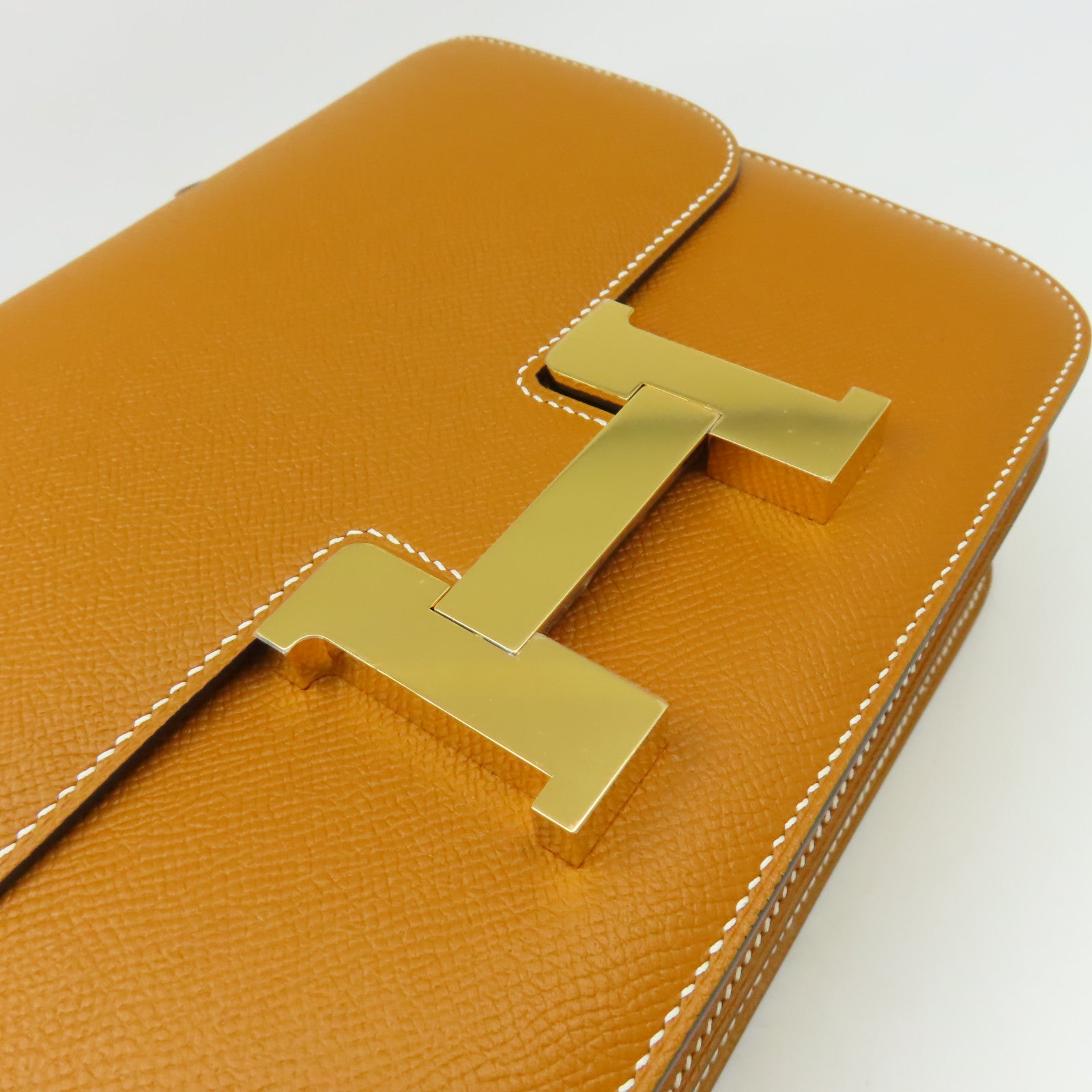 HERMES Epsom皮革Constance 24 Shoulder Bag金扣肩背袋Toffee太妃糖色