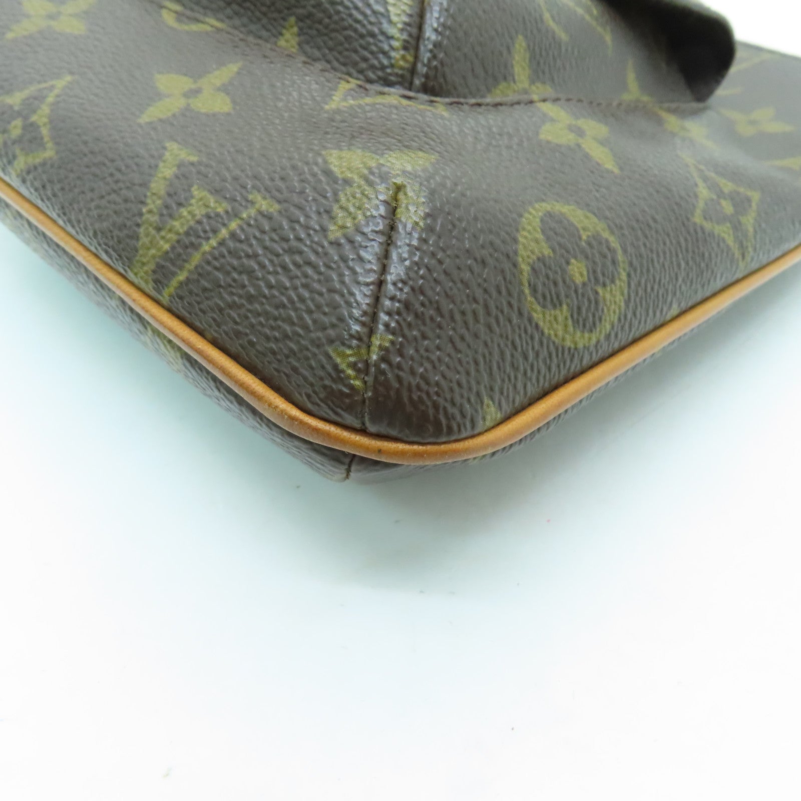 LOUIS VUITTON Monogram Partition Pouch金扣手提包棕色