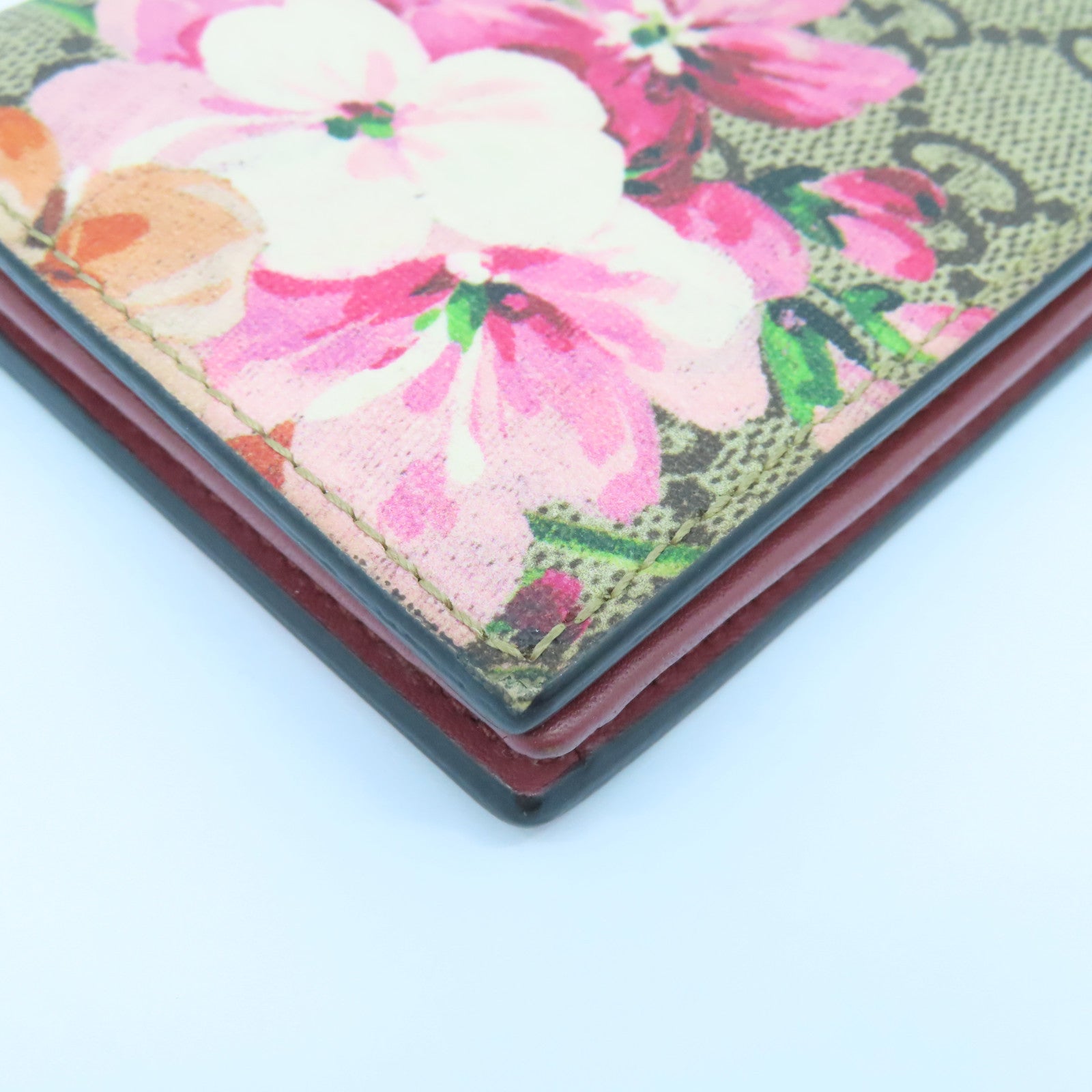 GUCCI 涂层帆布Wallet银扣钱包米色