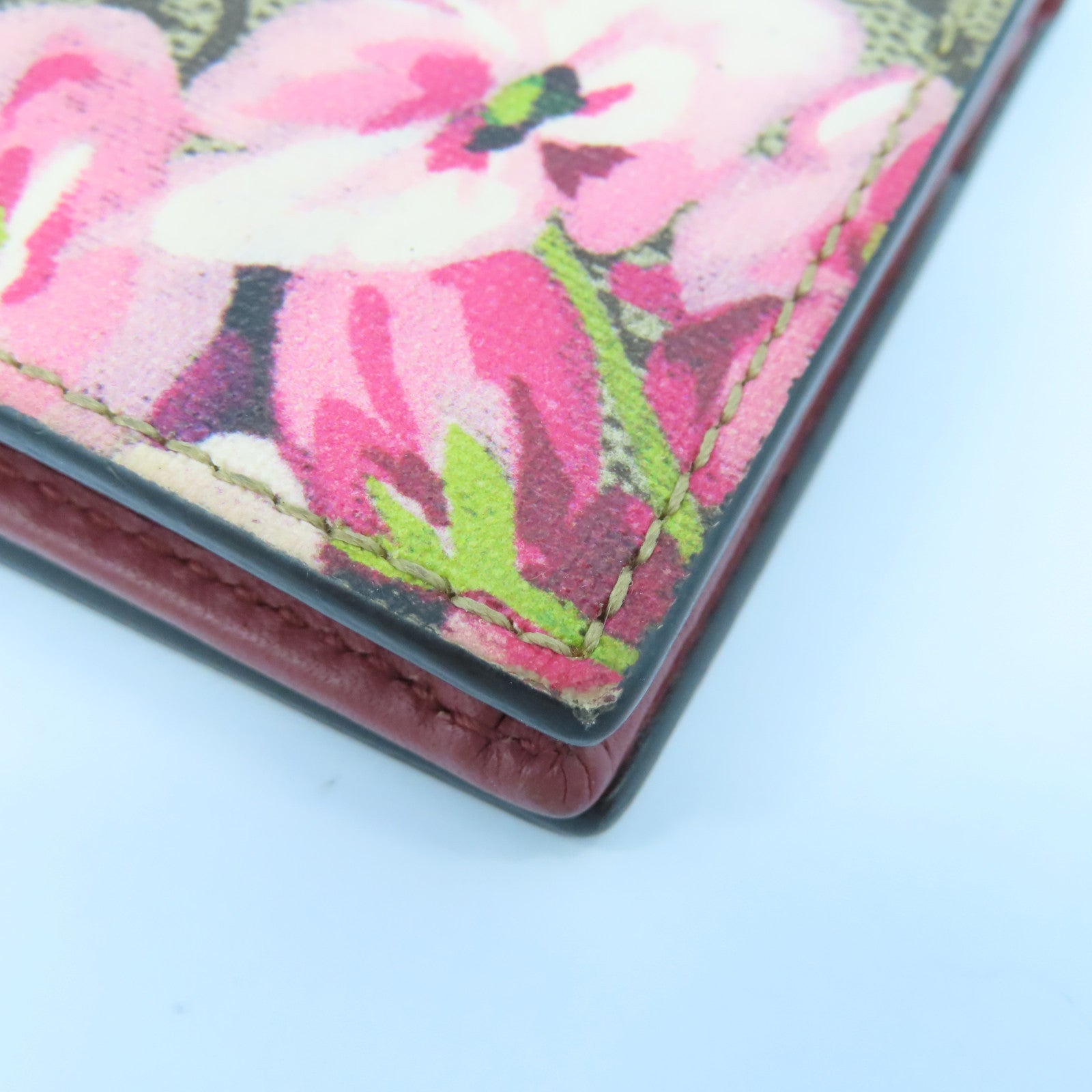 GUCCI 涂层帆布Wallet银扣钱包米色