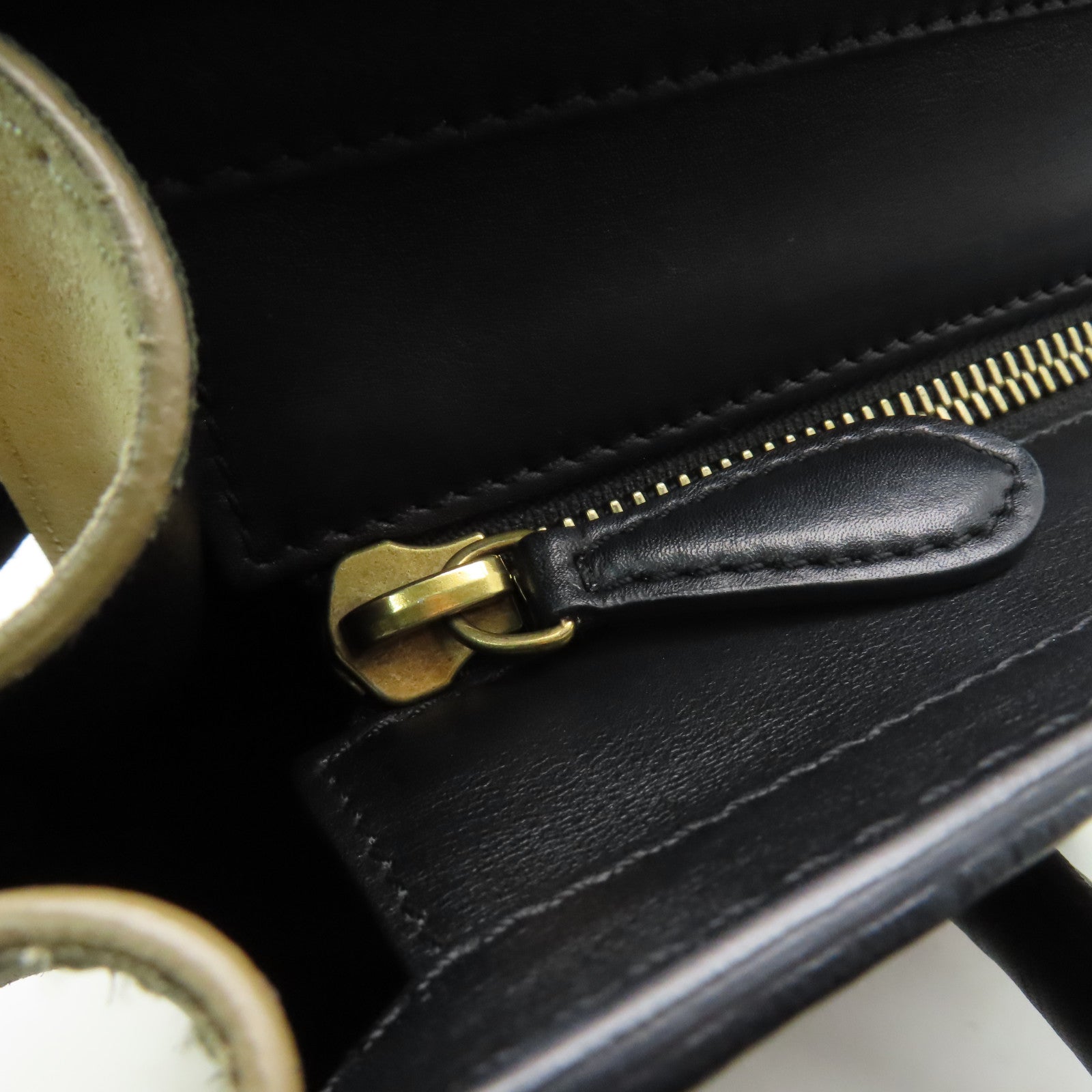 CELINE 【激減優惠】牛皮皮革Luggage金扣手挽袋紅色/黒色/白色
