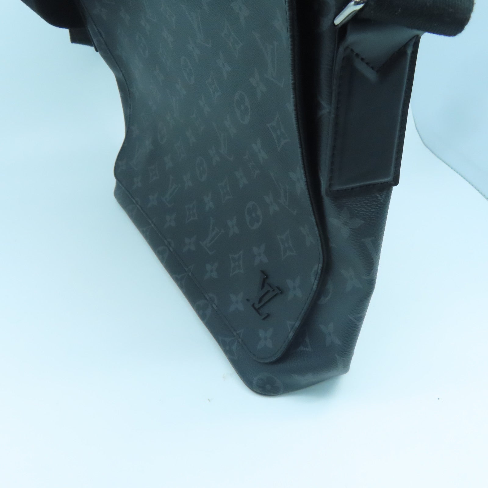 LOUIS VUITTON Monogram District MM銀扣肩背袋黑色