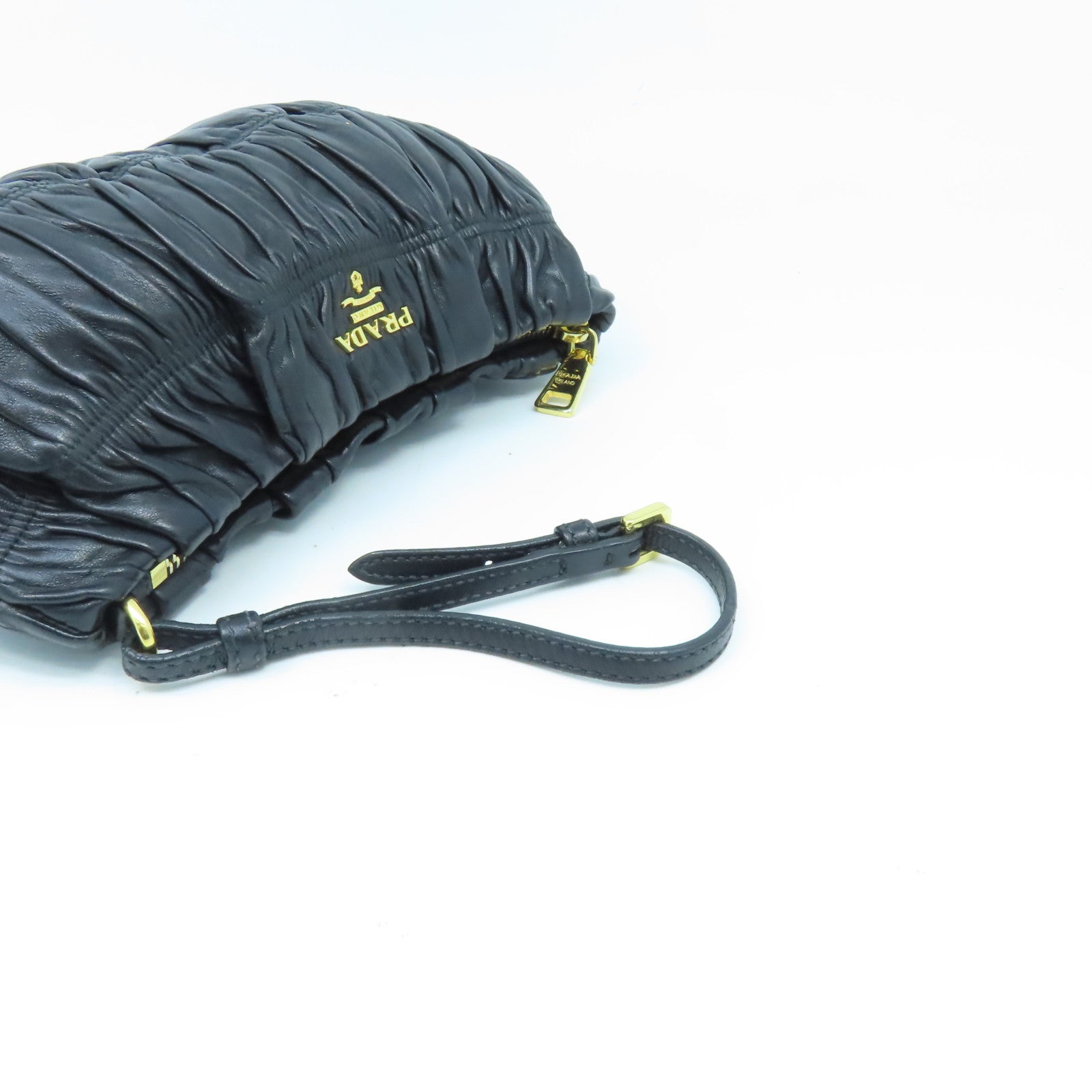 PRADA 牛皮皮革Nappa Gaufre Wristlet金扣手拿包黑色