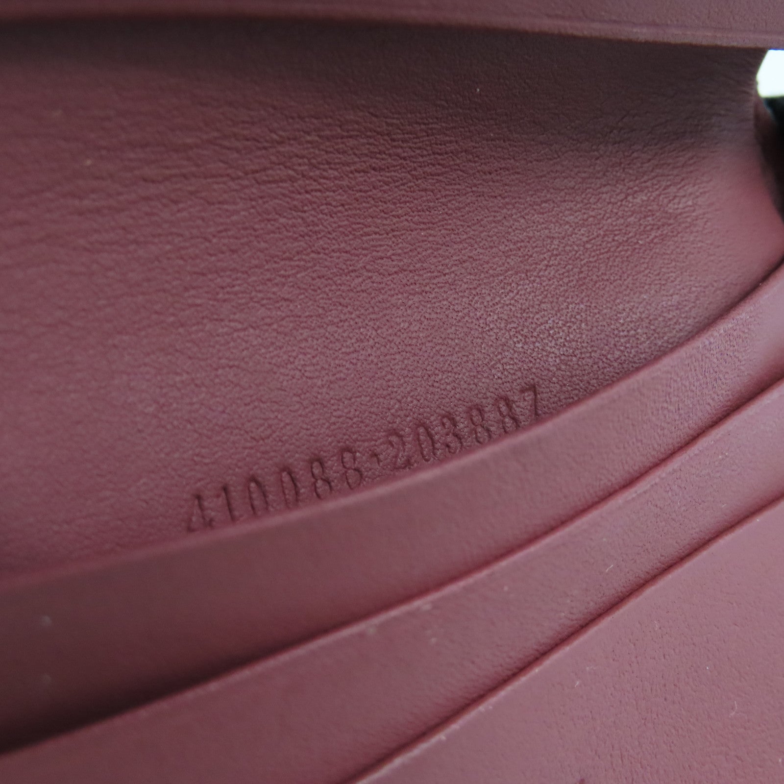 GUCCI 涂层帆布Wallet银扣钱包米色