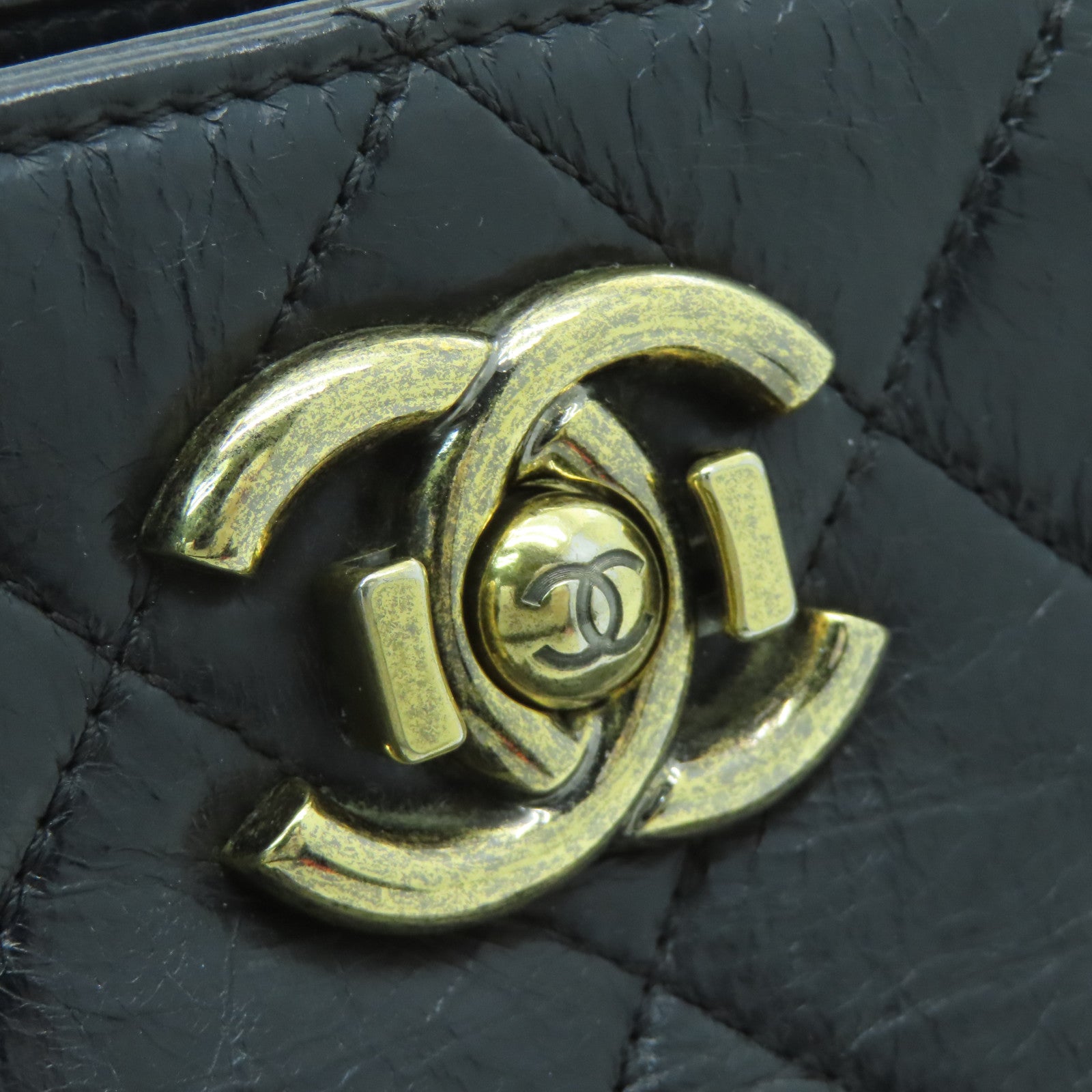 CHANEL 菱格牛皮皮革Chain Shoulder金扣鏈帶肩背袋黑色