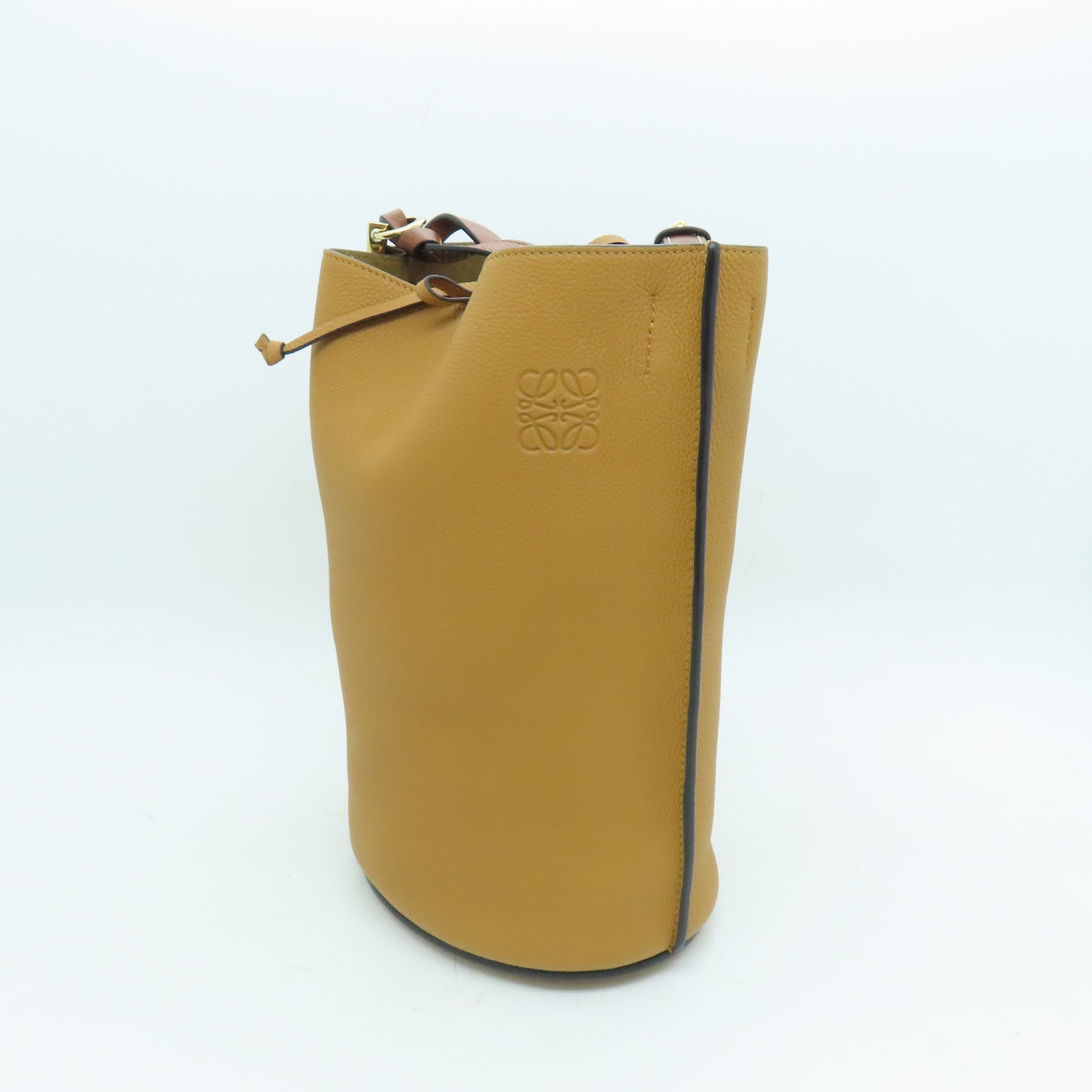 LOEWE 皮革Gate Bucket金扣肩背袋啡色