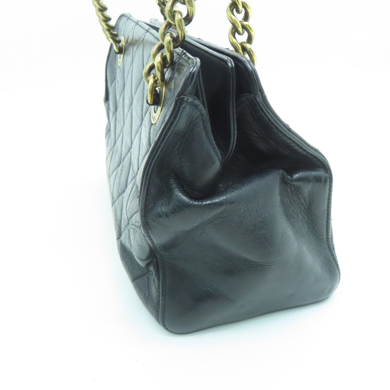 CHANEL 菱格牛皮皮革Chain Shoulder金扣鏈帶肩背袋黑色