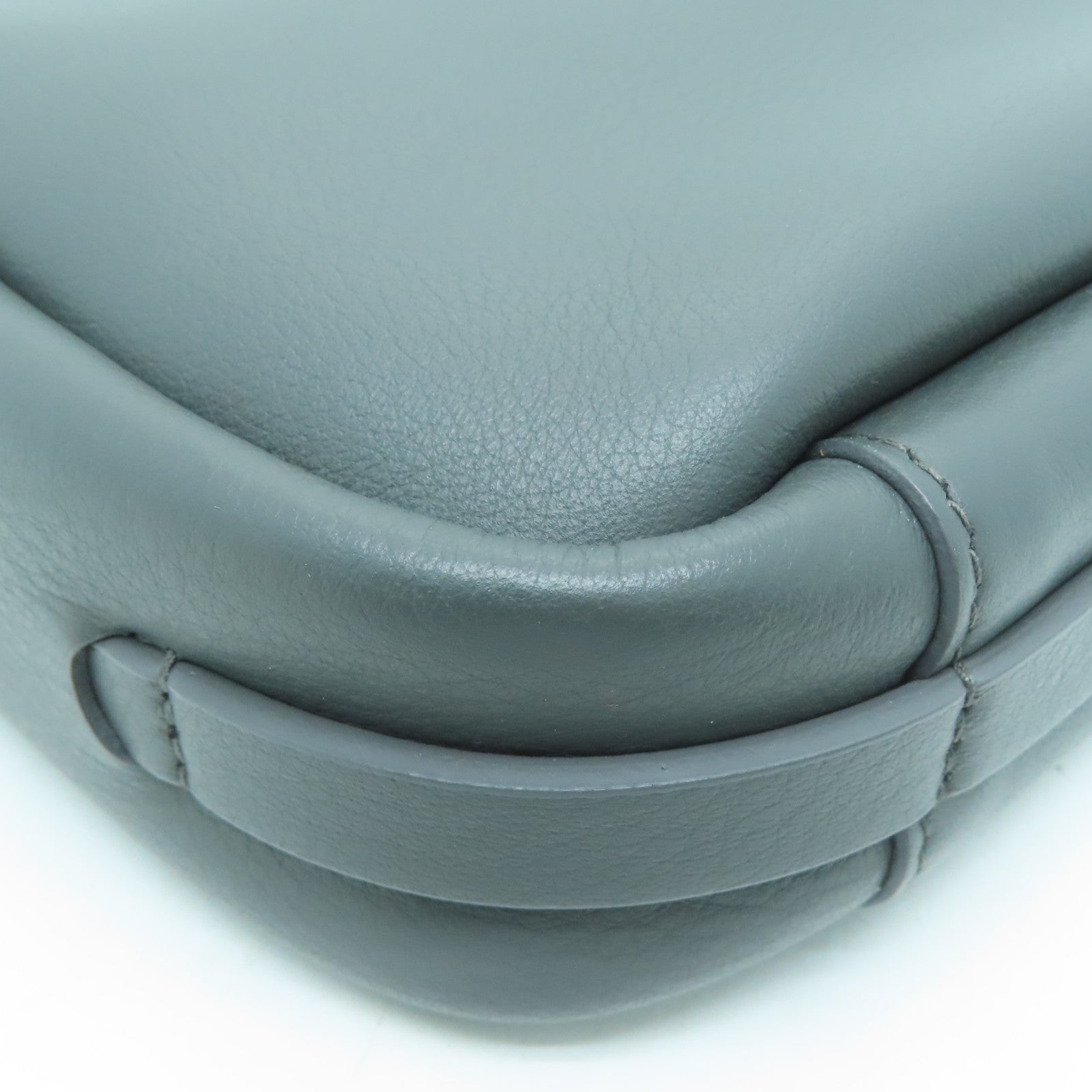 BALENCIAGA 牛皮皮革Everyday Camera Bag銀扣肩背袋灰色