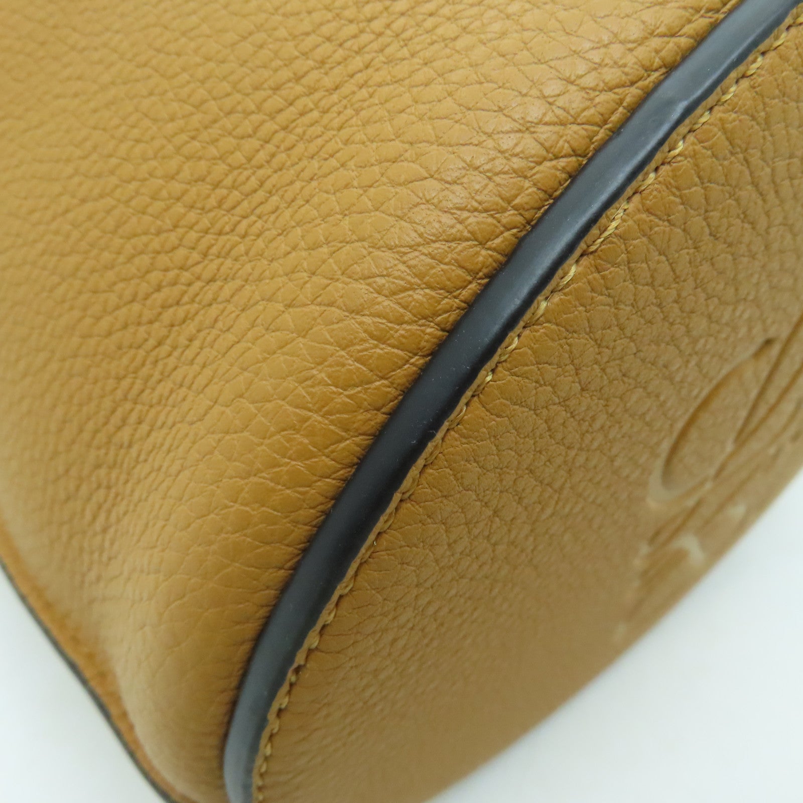 LOEWE 皮革Gate Bucket金扣肩背袋啡色