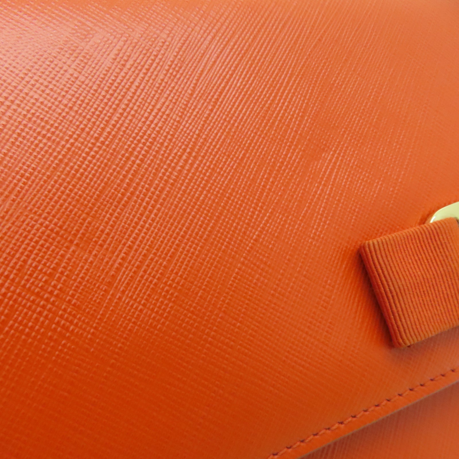 Salvatore Ferragamo 牛皮皮革Shoulder Bag金扣肩背袋橙色