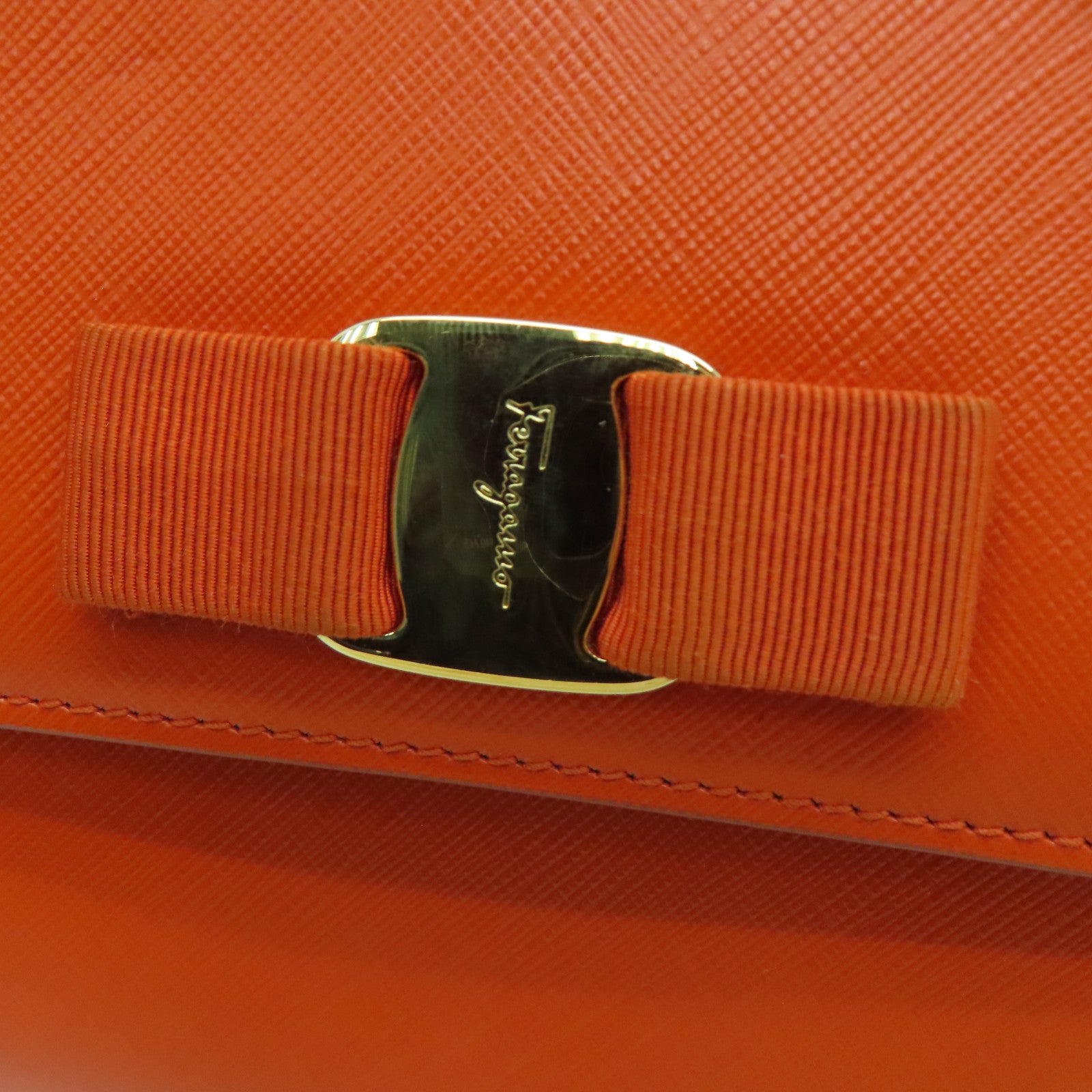Salvatore Ferragamo 牛皮皮革Shoulder Bag金扣肩背袋橙色