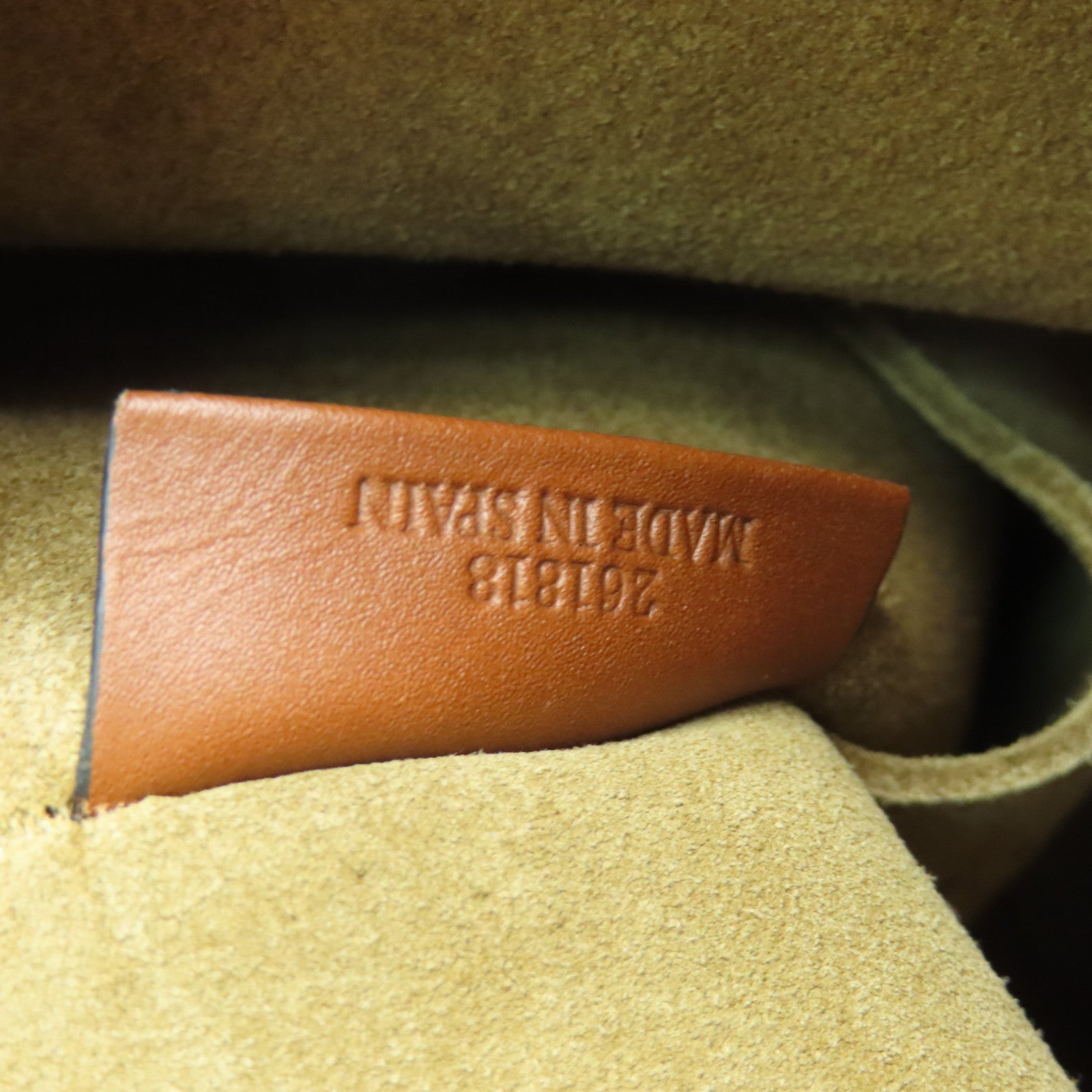 LOEWE 皮革Gate Bucket金扣肩背袋啡色