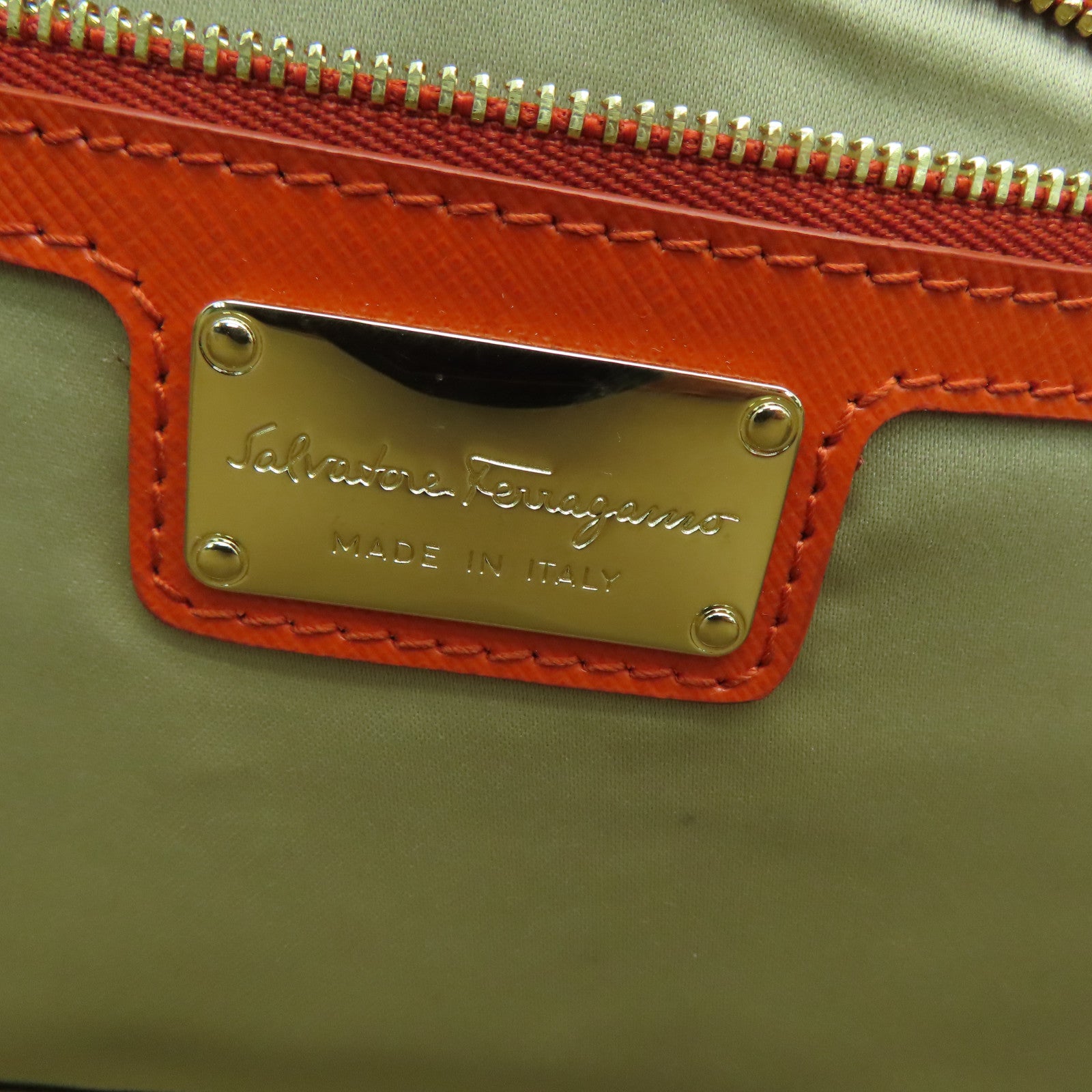 Salvatore Ferragamo 牛皮皮革Shoulder Bag金扣肩背袋橙色