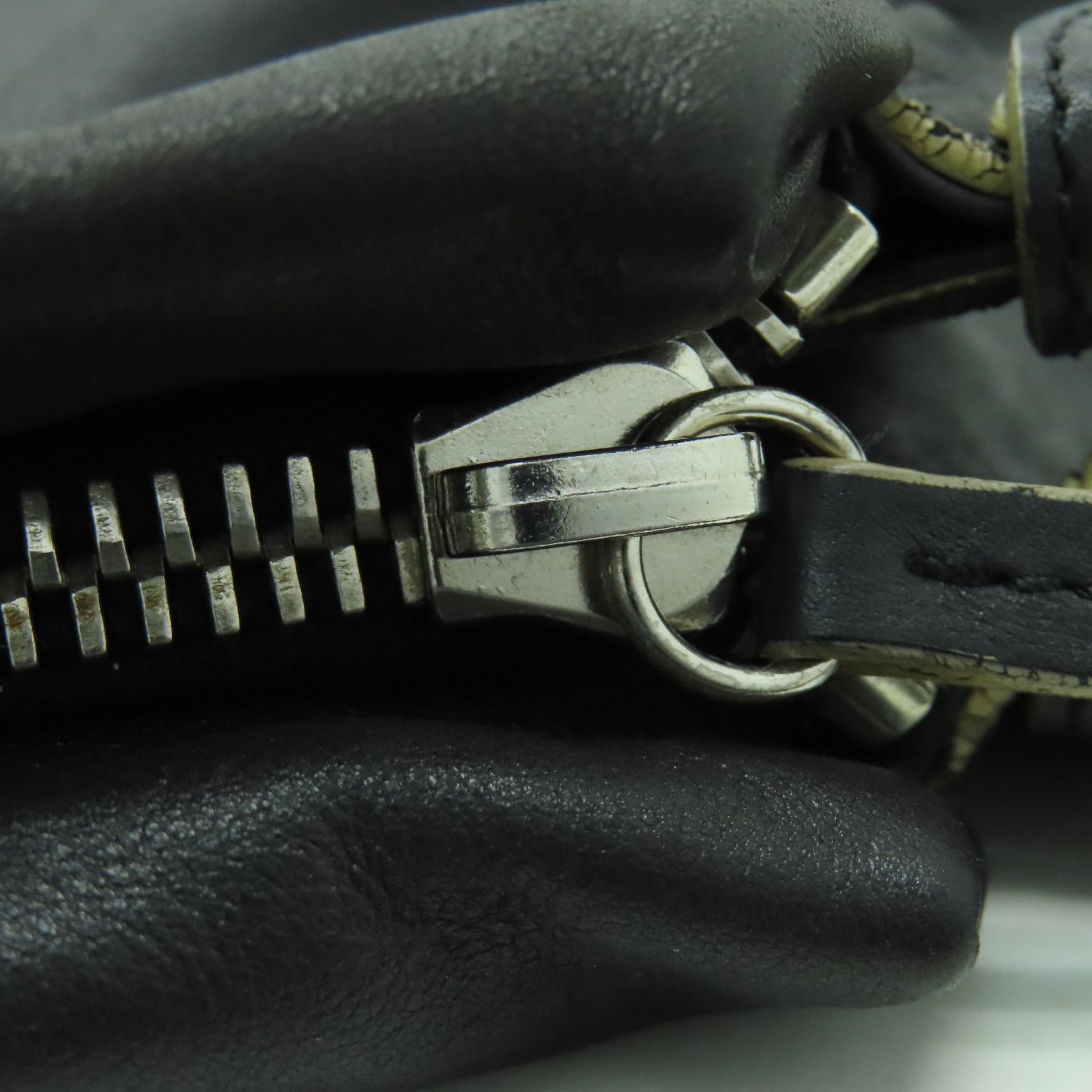 CHANEL 【激減優惠】羊皮皮革Shoulder Bag銀扣肩背袋黑色
