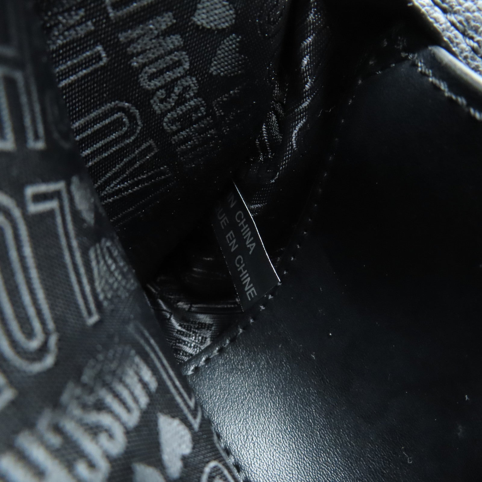 MOSCHINO 塗層帆布Shoulder Bag金扣鏈帶肩背袋黑色/彩色