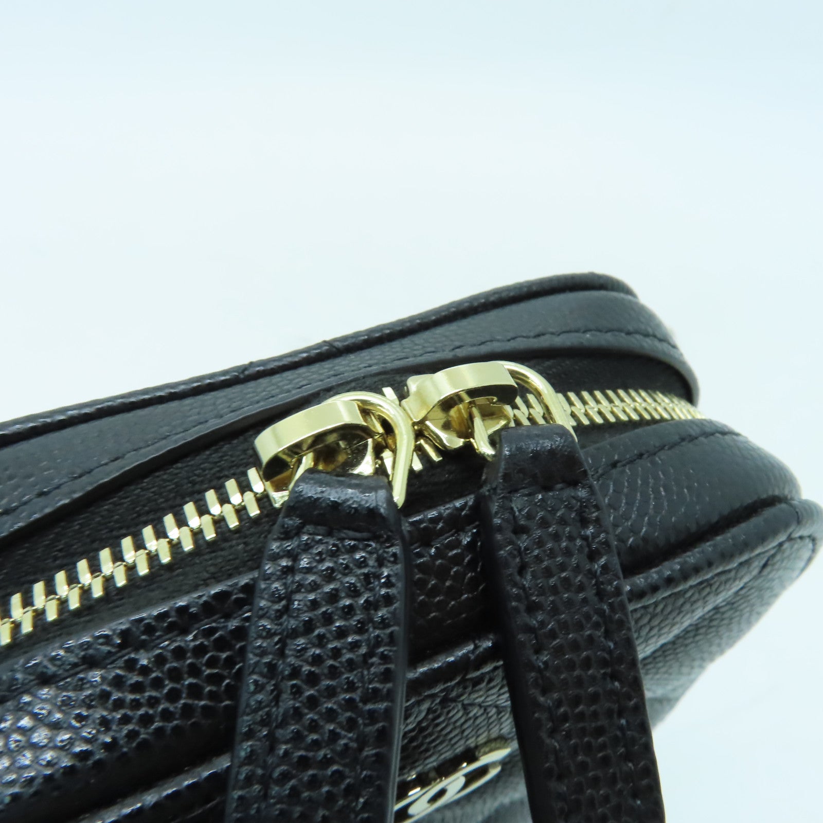 CHANEL 菱格Caviar皮革Chain Shoulder金扣鏈帶肩背袋黑色