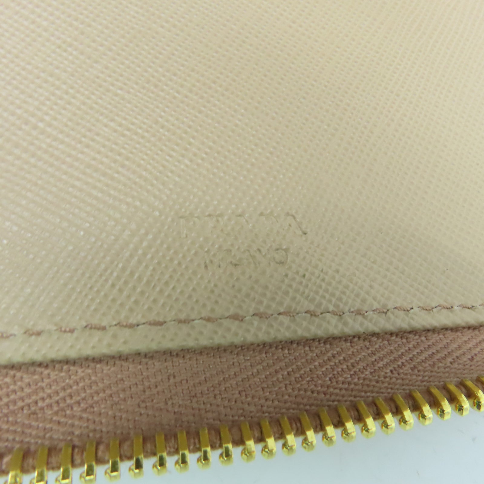PRADA 牛皮皮革Long Wallet金扣長錢包淺粉紅色