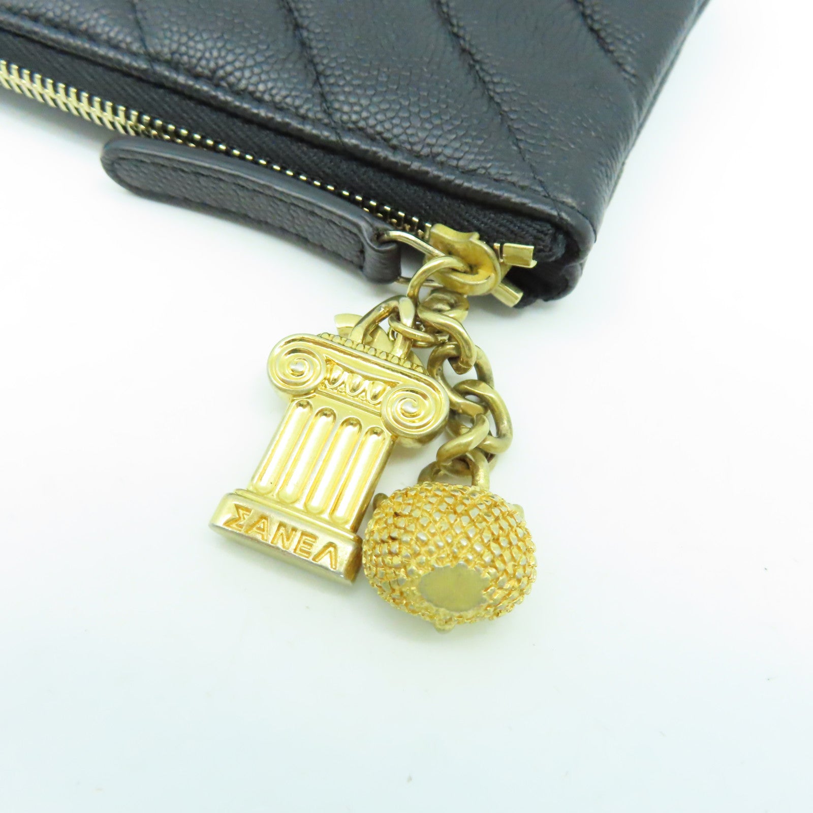CHANEL 斜紋Caviar皮革Pouch金扣手拿包黑色