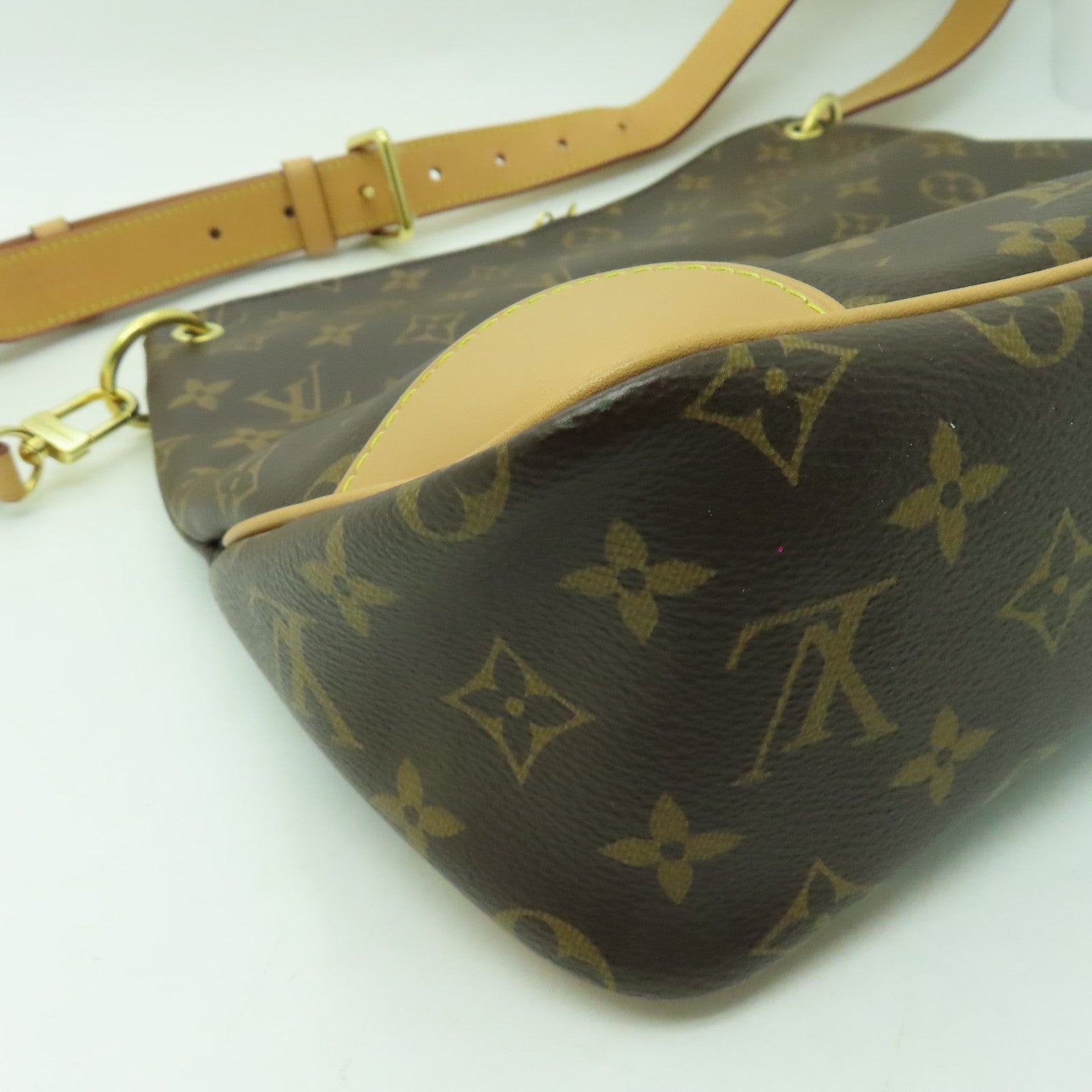LOUIS VUITTON Monogram Odeon MM金扣肩背袋啡色